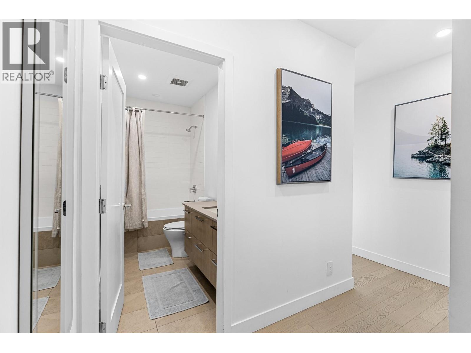 3409 Lakeshore Road Unit# 407