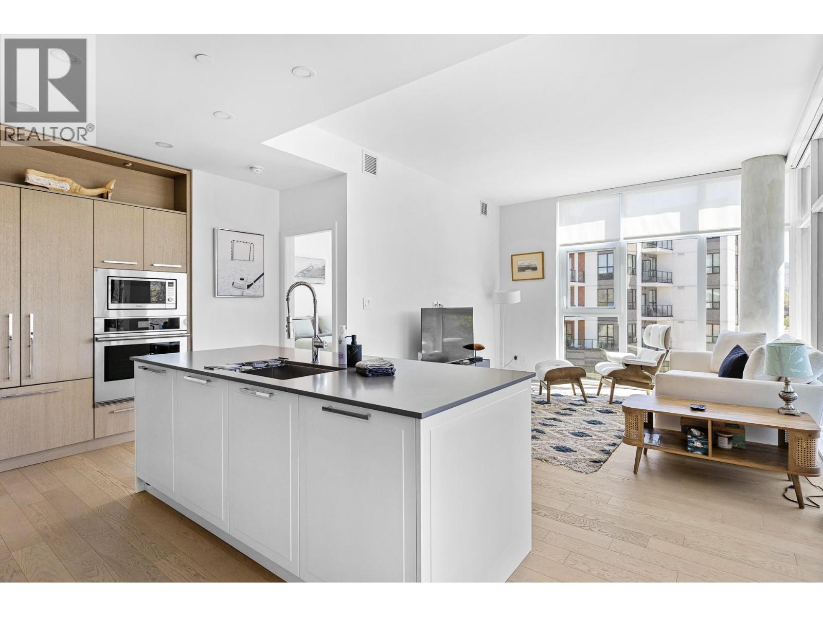 3409 Lakeshore Road Unit# 407