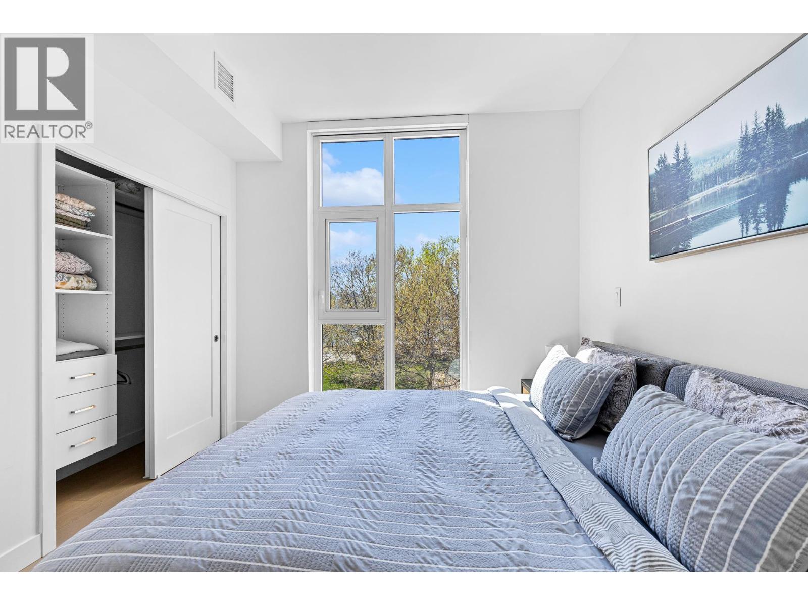 3409 Lakeshore Road Unit# 407