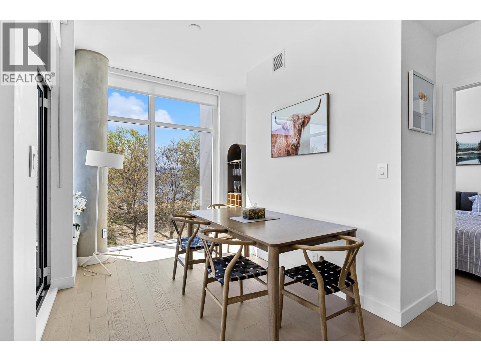 3409 Lakeshore Road Unit# 407
