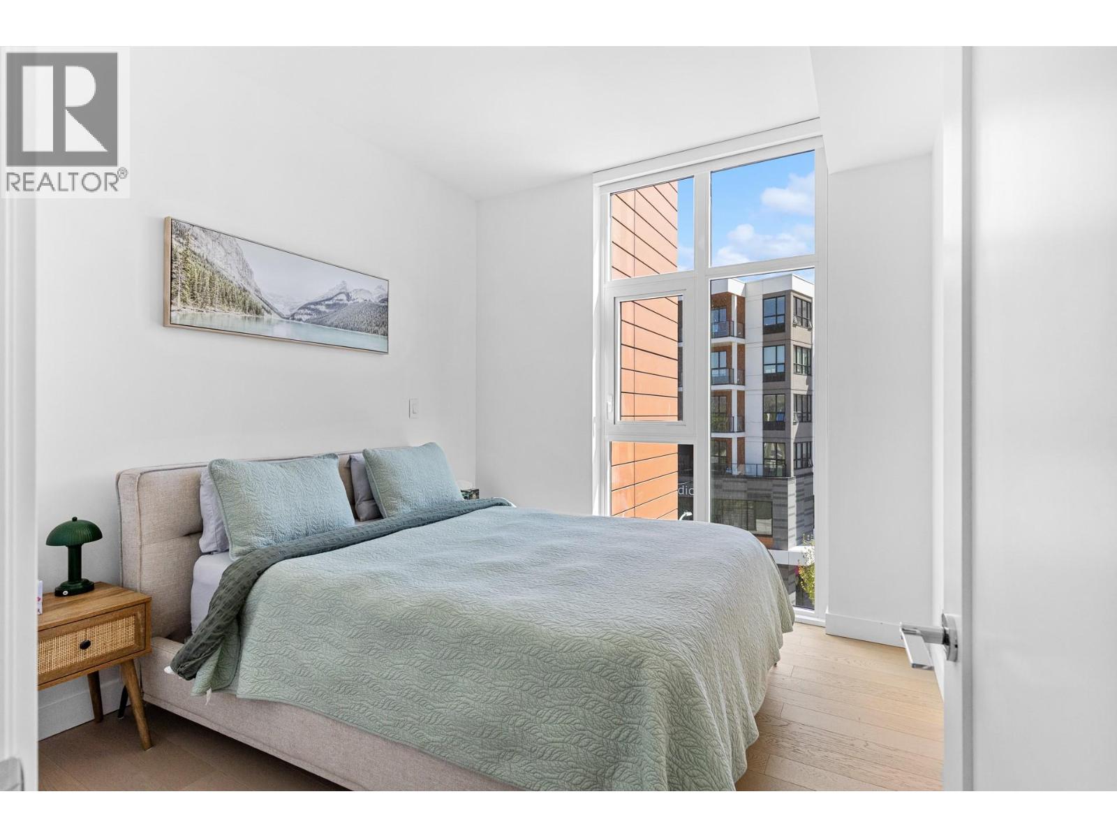 3409 Lakeshore Road Unit# 407