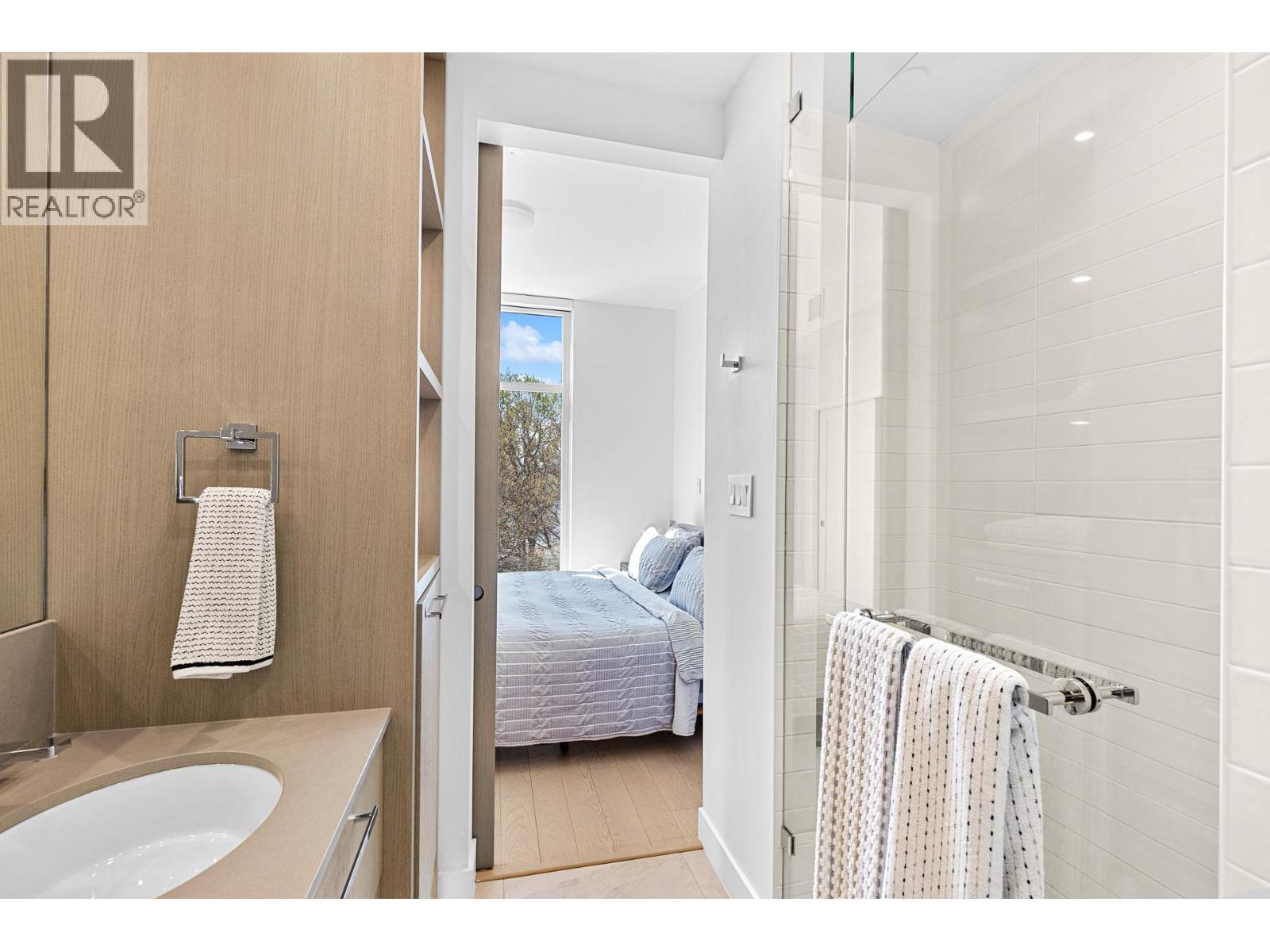 3409 Lakeshore Road Unit# 407