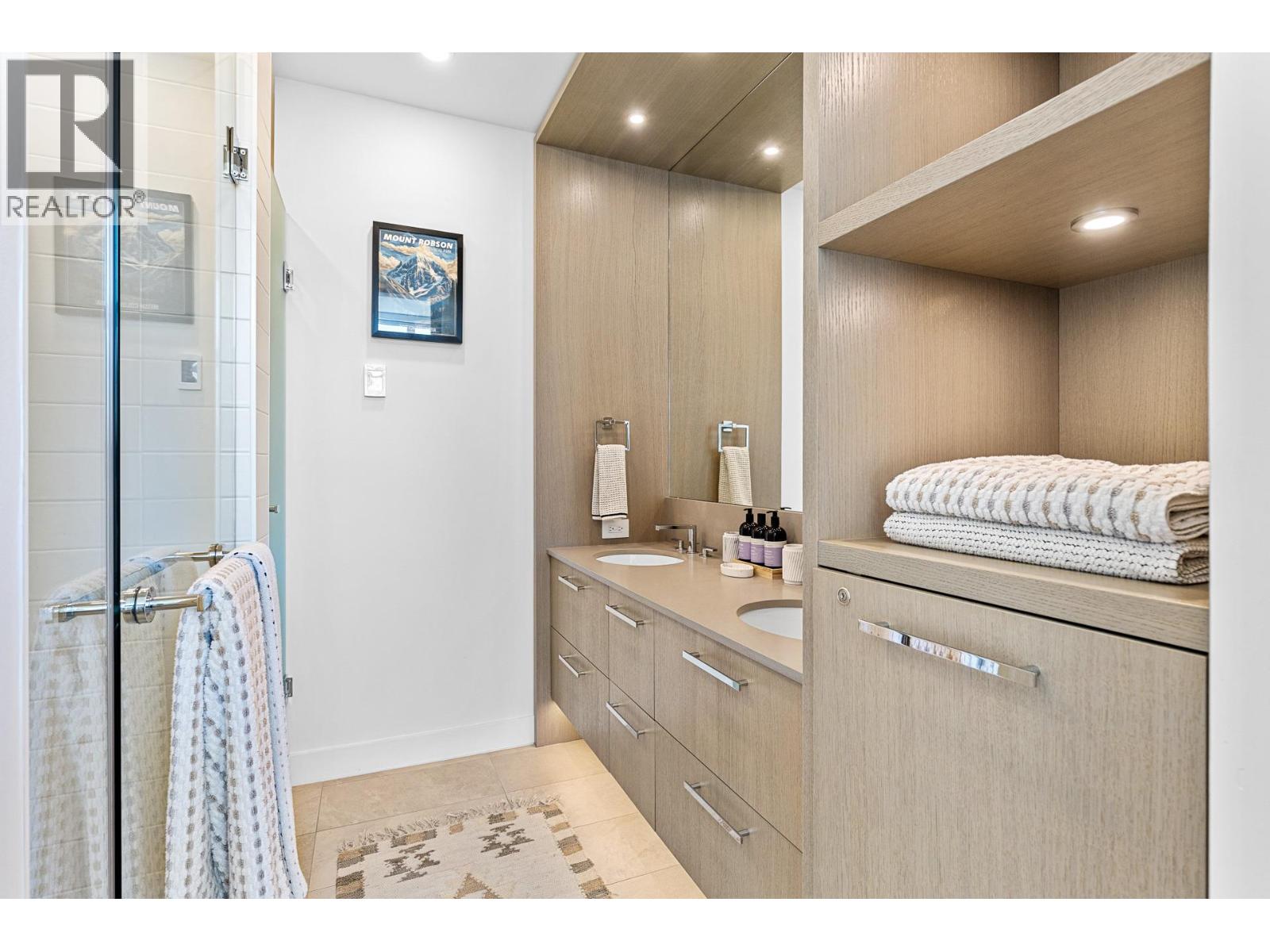 3409 Lakeshore Road Unit# 407