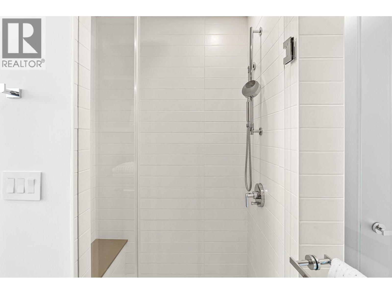 3409 Lakeshore Road Unit# 407