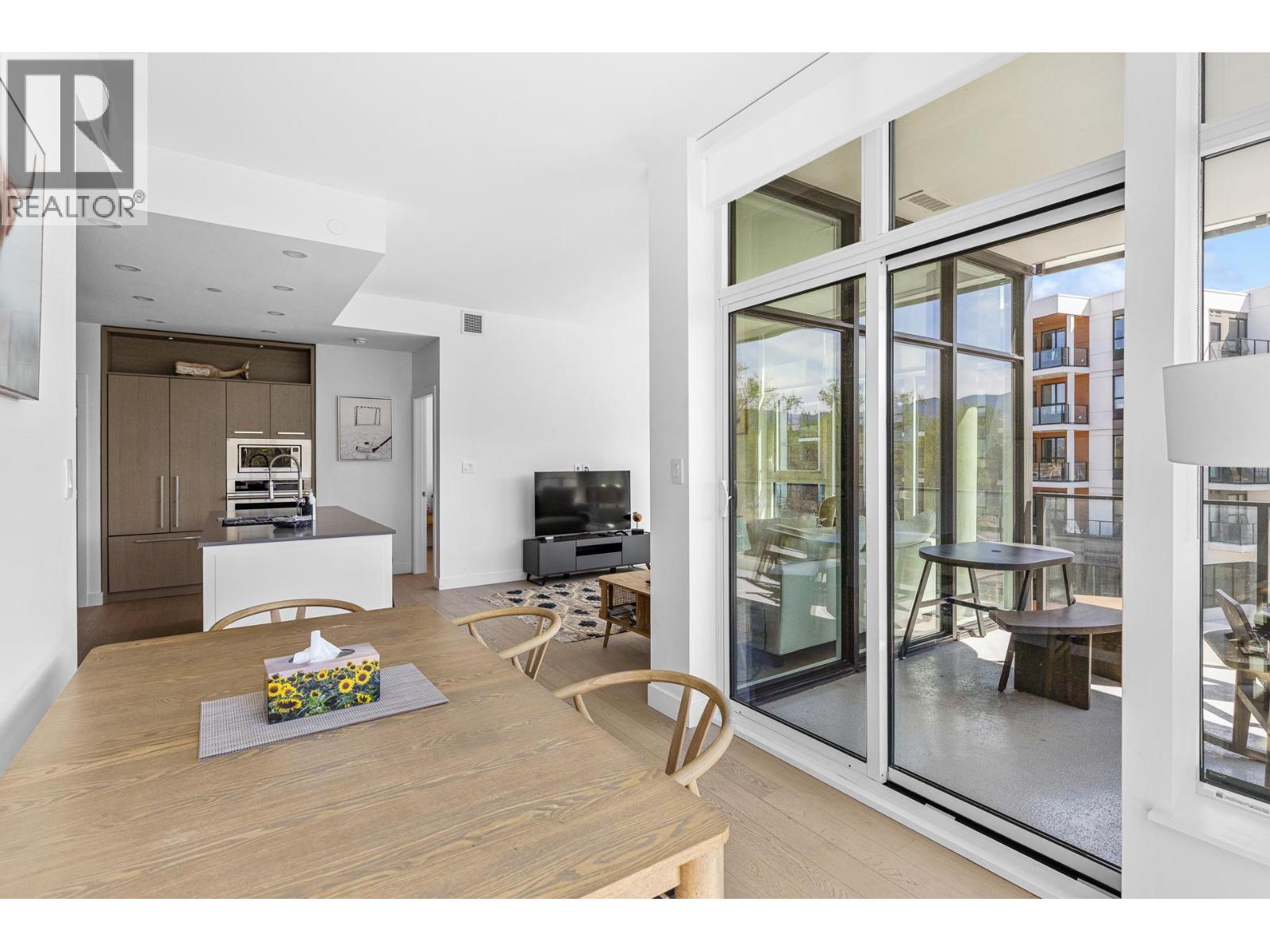 3409 Lakeshore Road Unit# 407