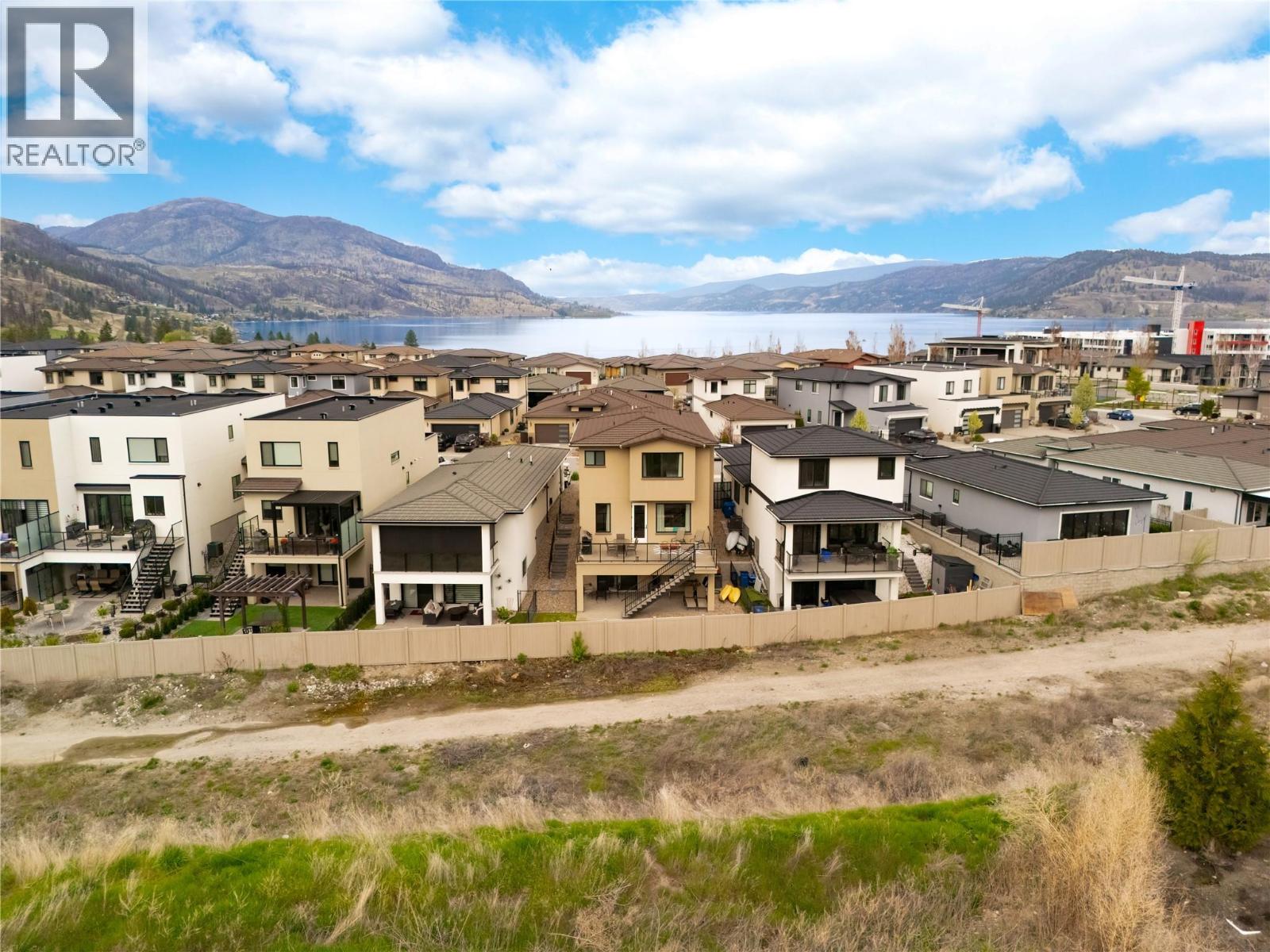 1876 VIEWPOINT Crescent