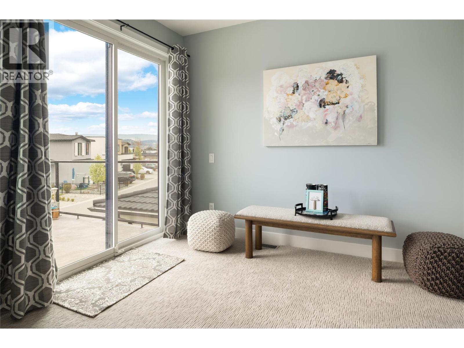 1876 VIEWPOINT Crescent