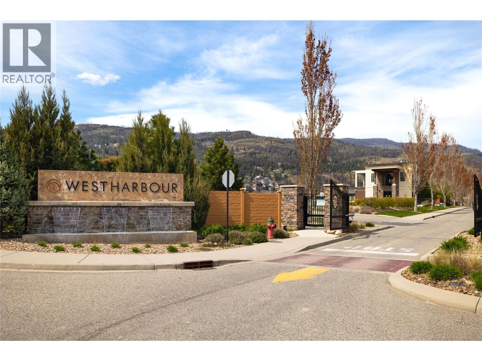 1876 VIEWPOINT Crescent