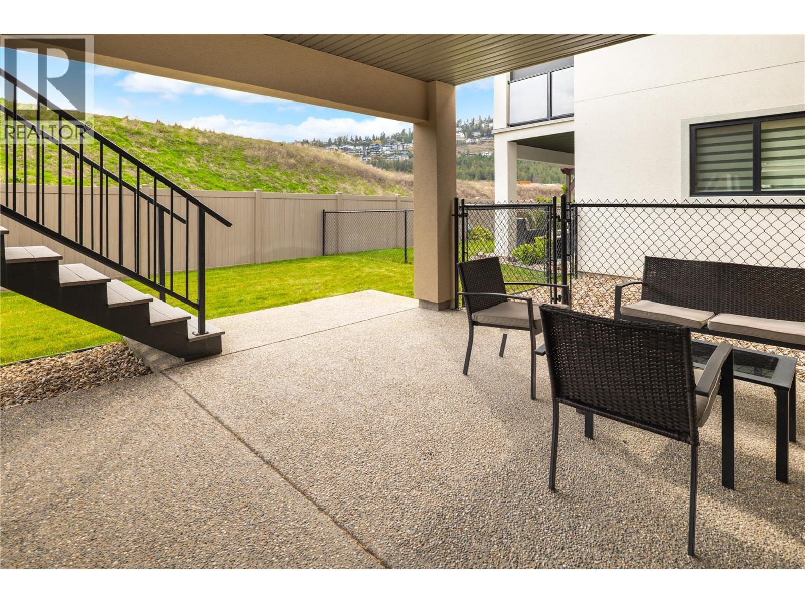 1876 VIEWPOINT Crescent