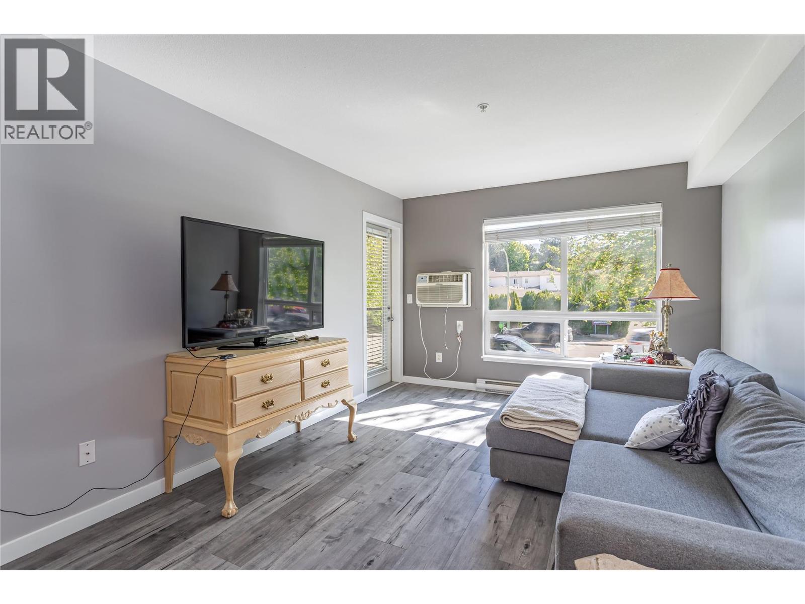 260 Franklyn Road Unit# 114