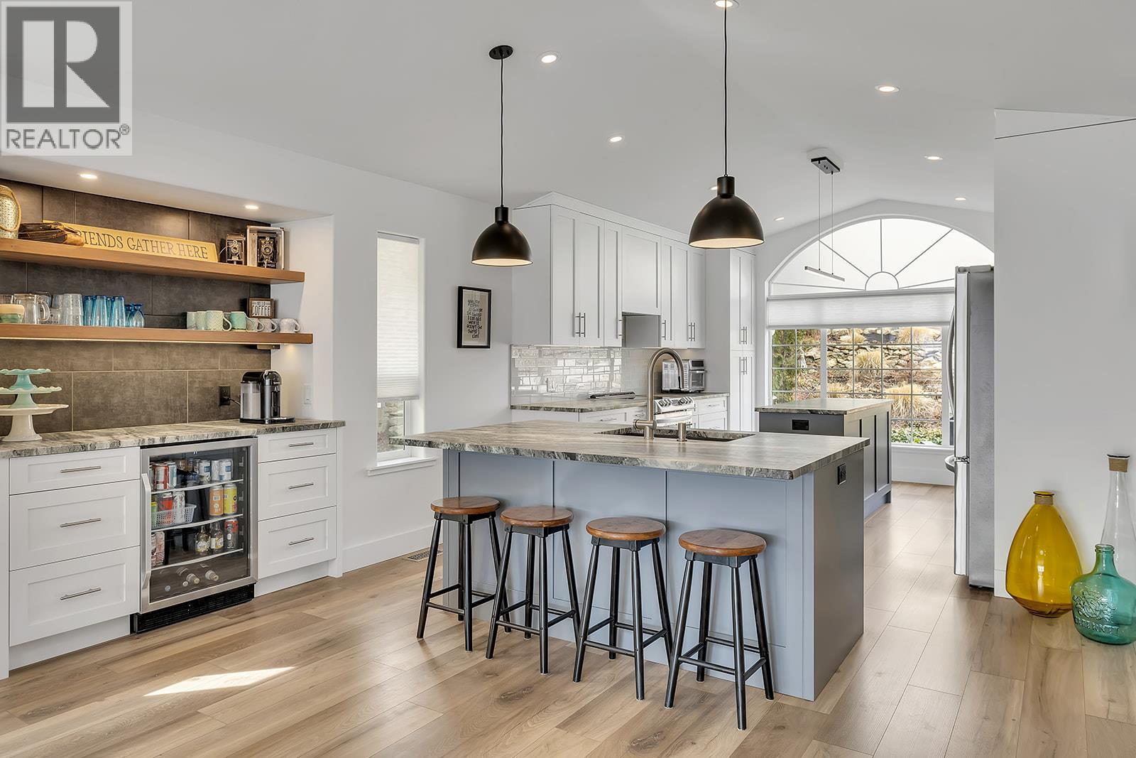 1405 Menu Road