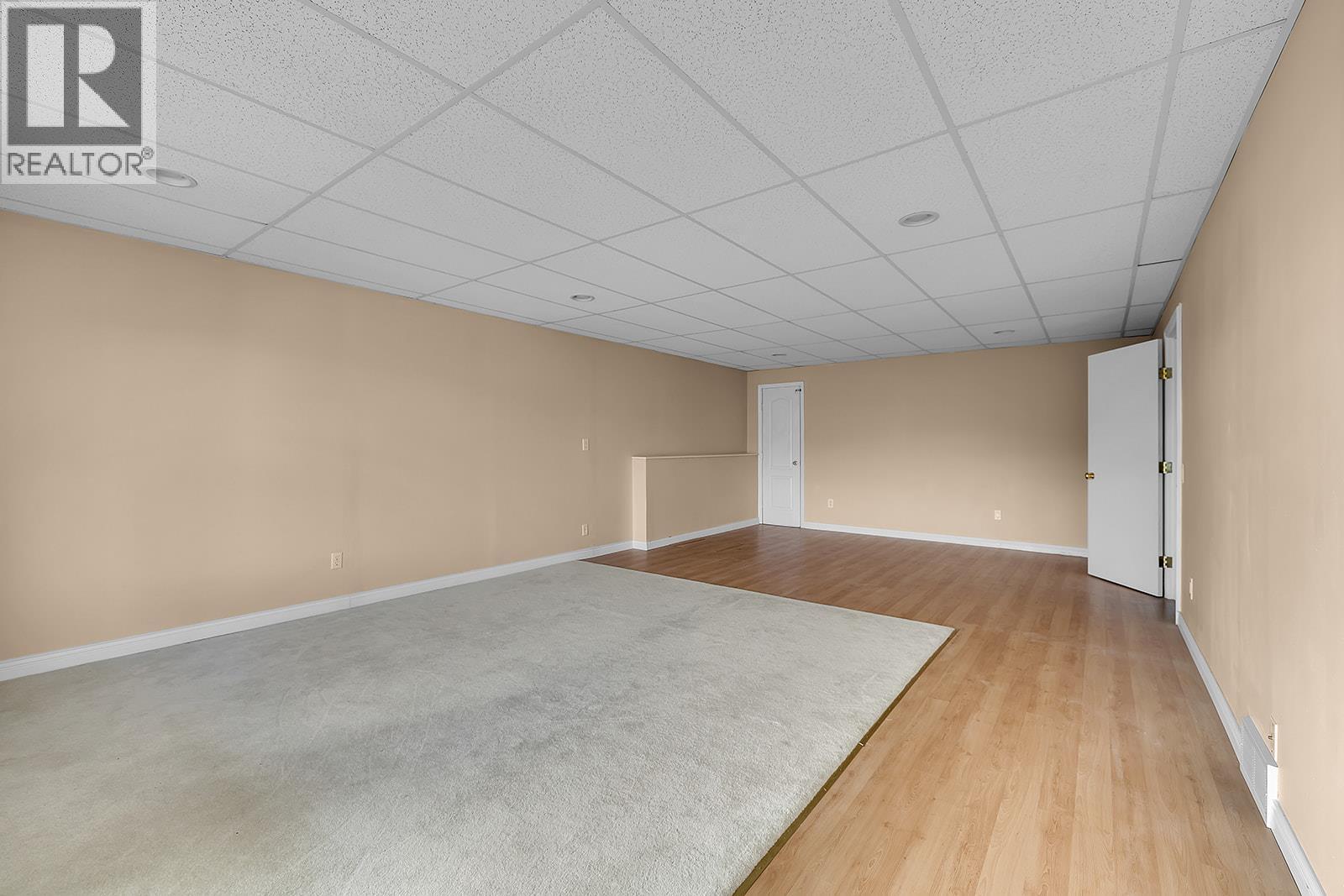 1405 Menu Road