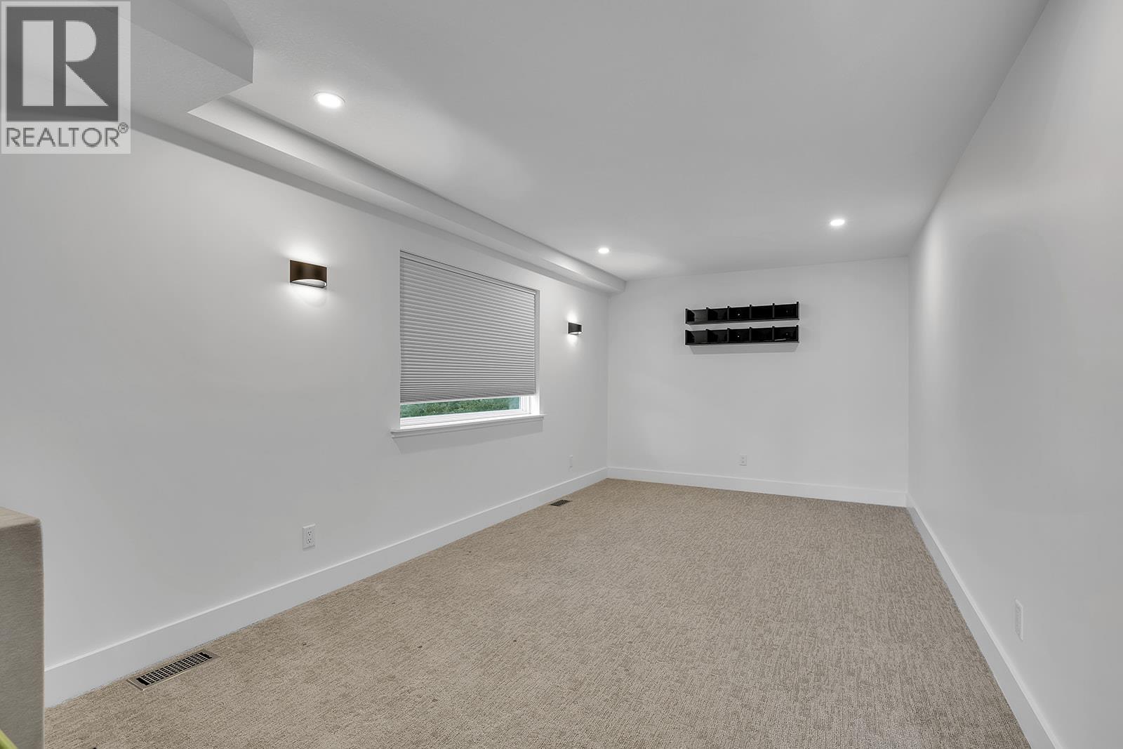 1405 Menu Road