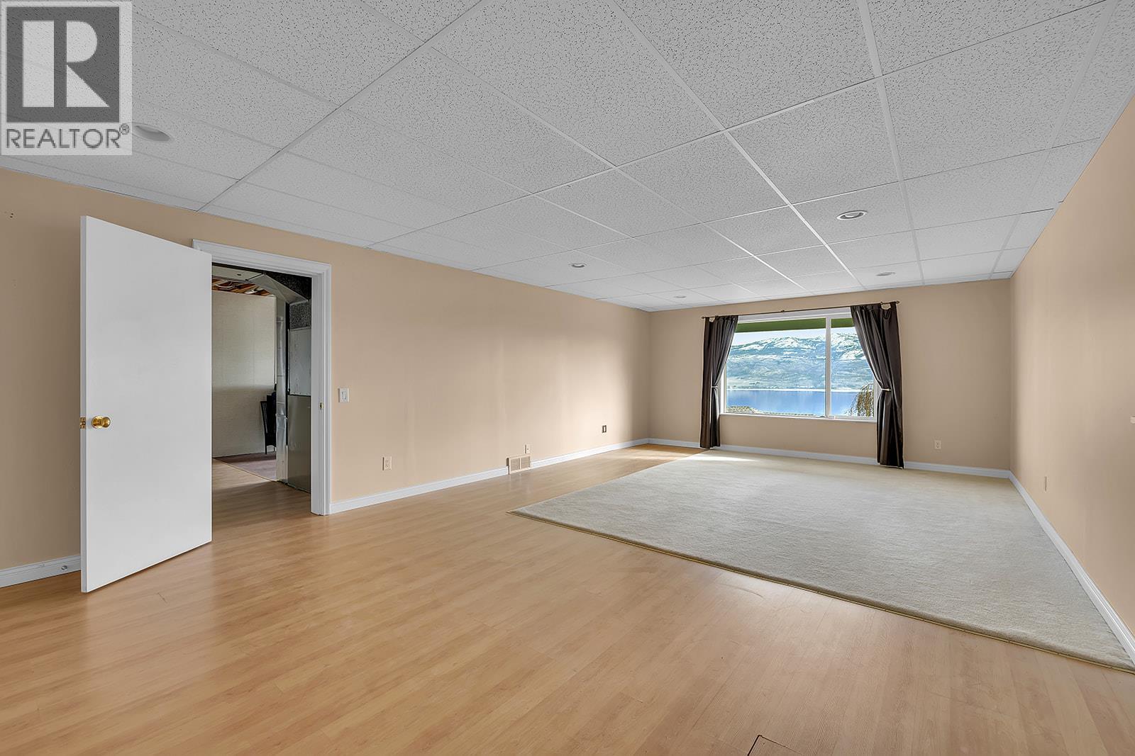 1405 Menu Road