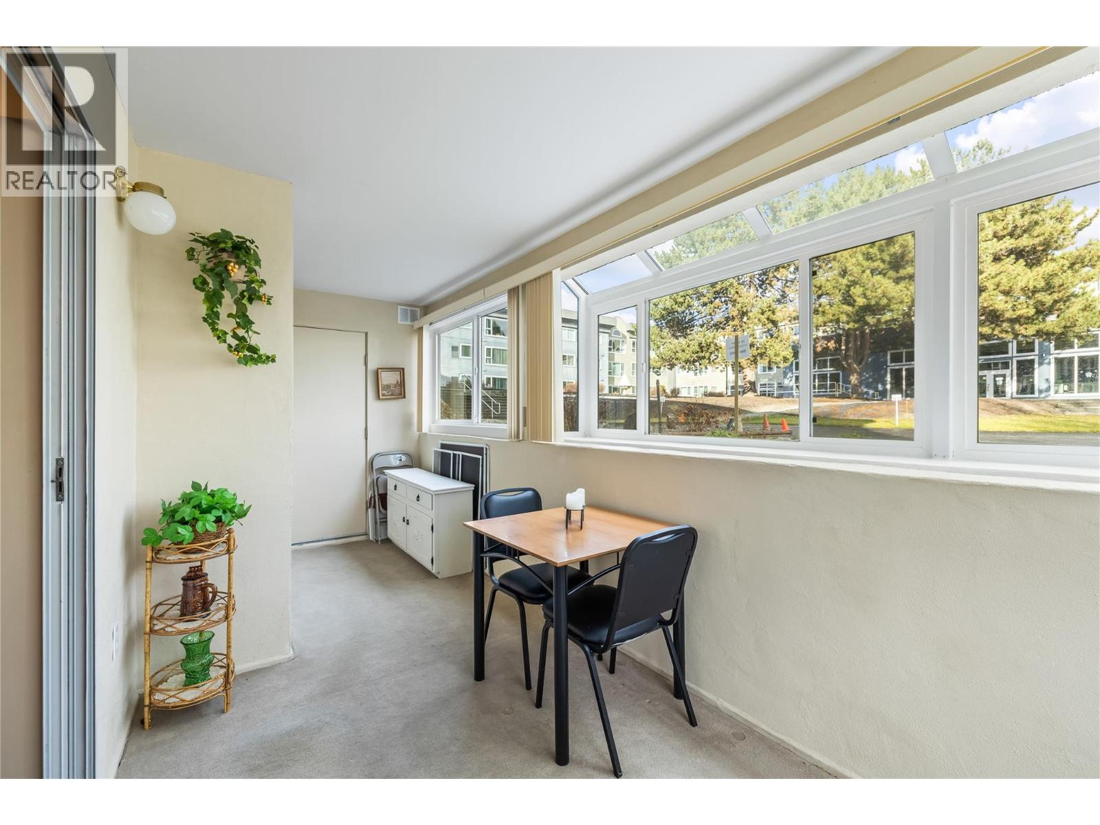 1045 Sutherland Avenue Unit# 37