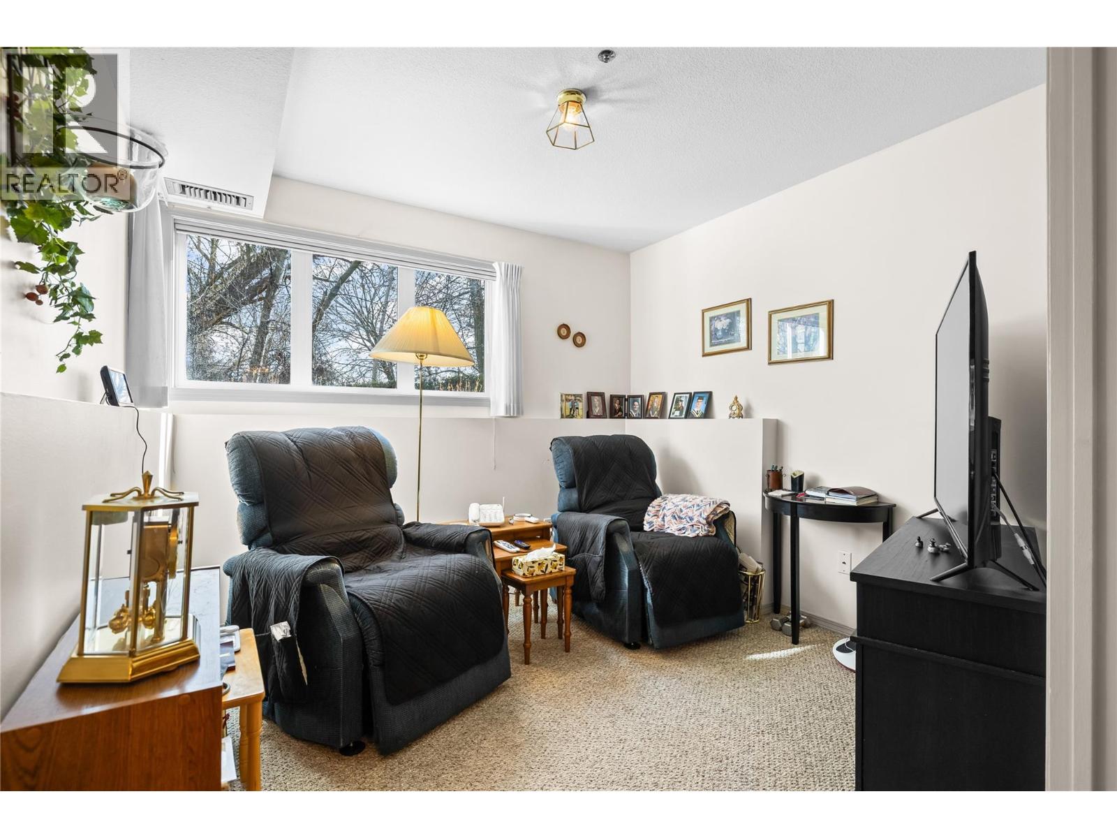 1045 Sutherland Avenue Unit# 37