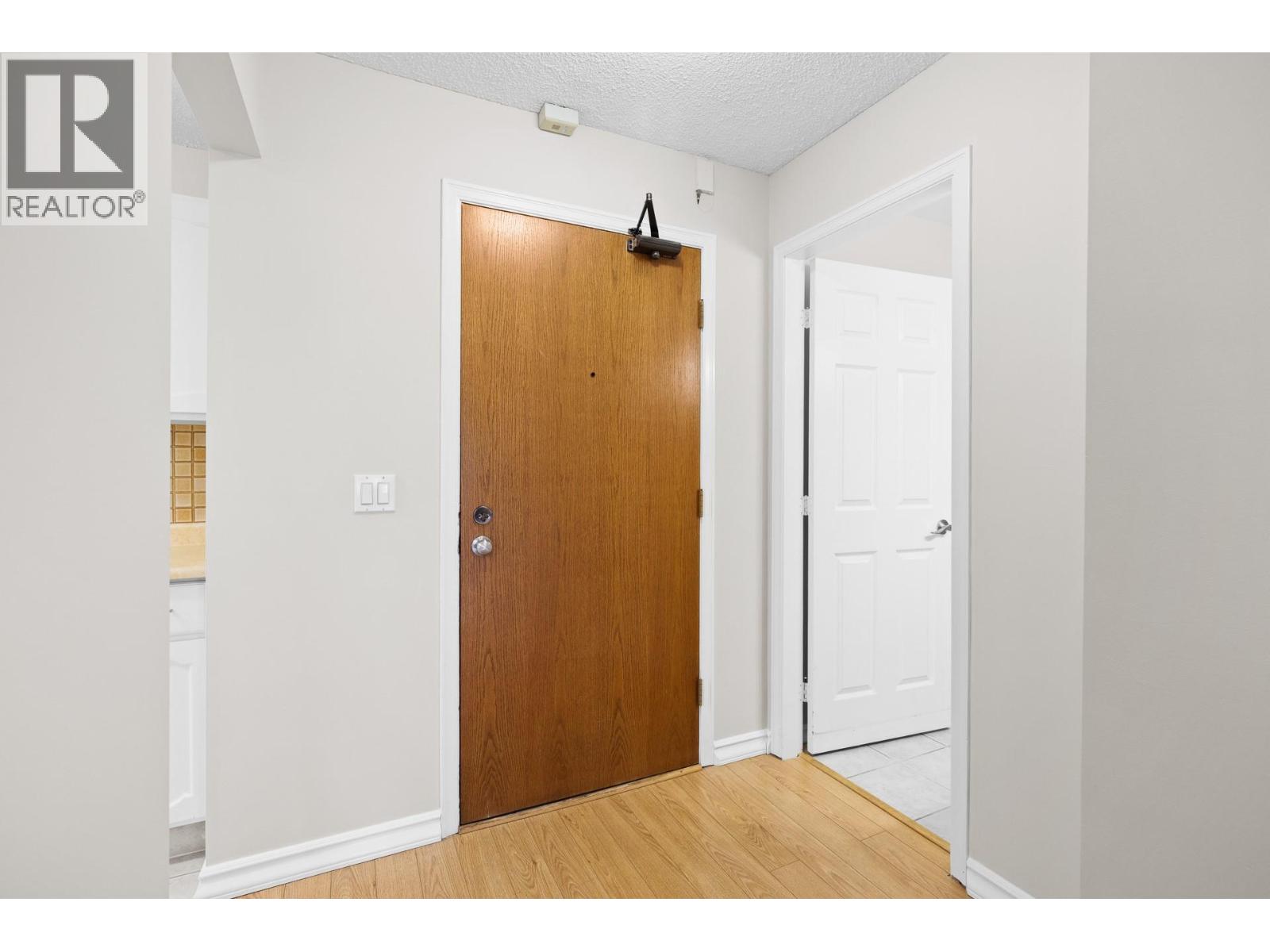1490B Gordon Drive Unit# 304