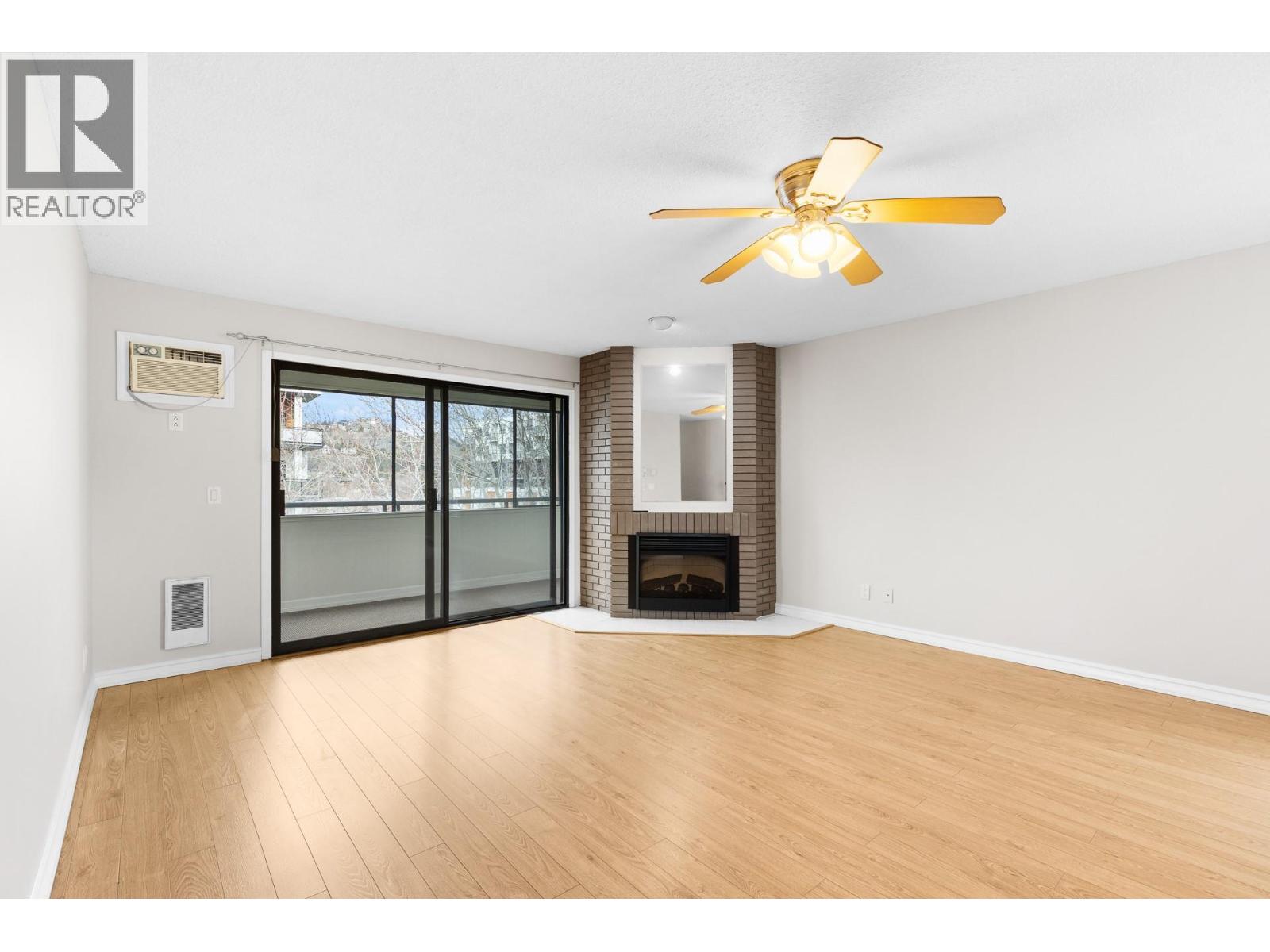 1490B Gordon Drive Unit# 304