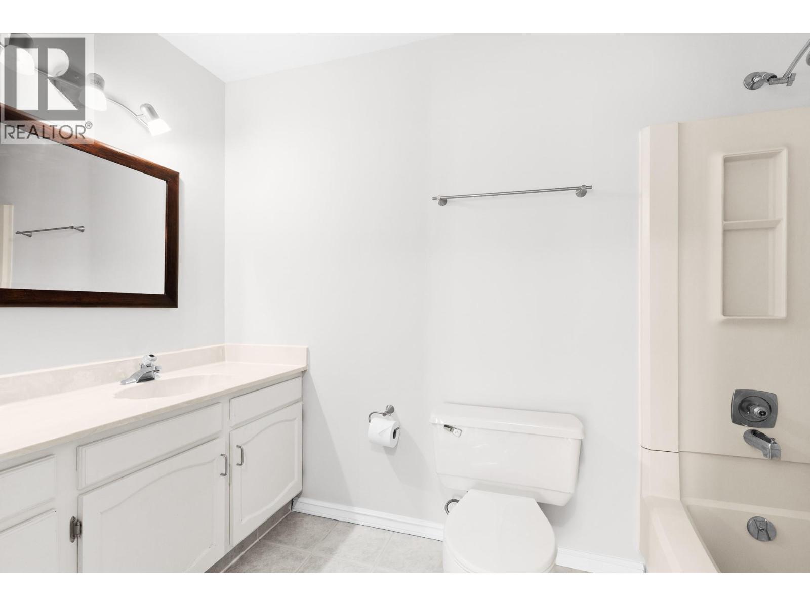 1490B Gordon Drive Unit# 304