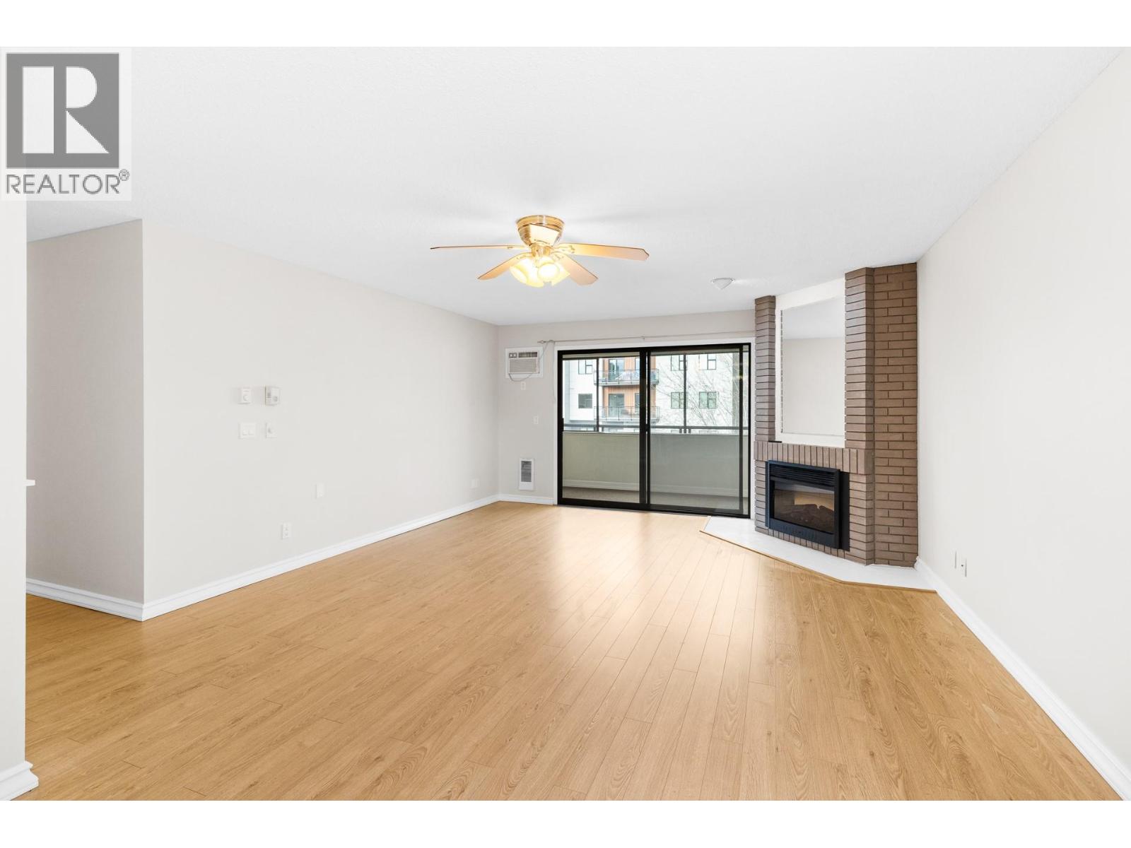 1490B Gordon Drive Unit# 304