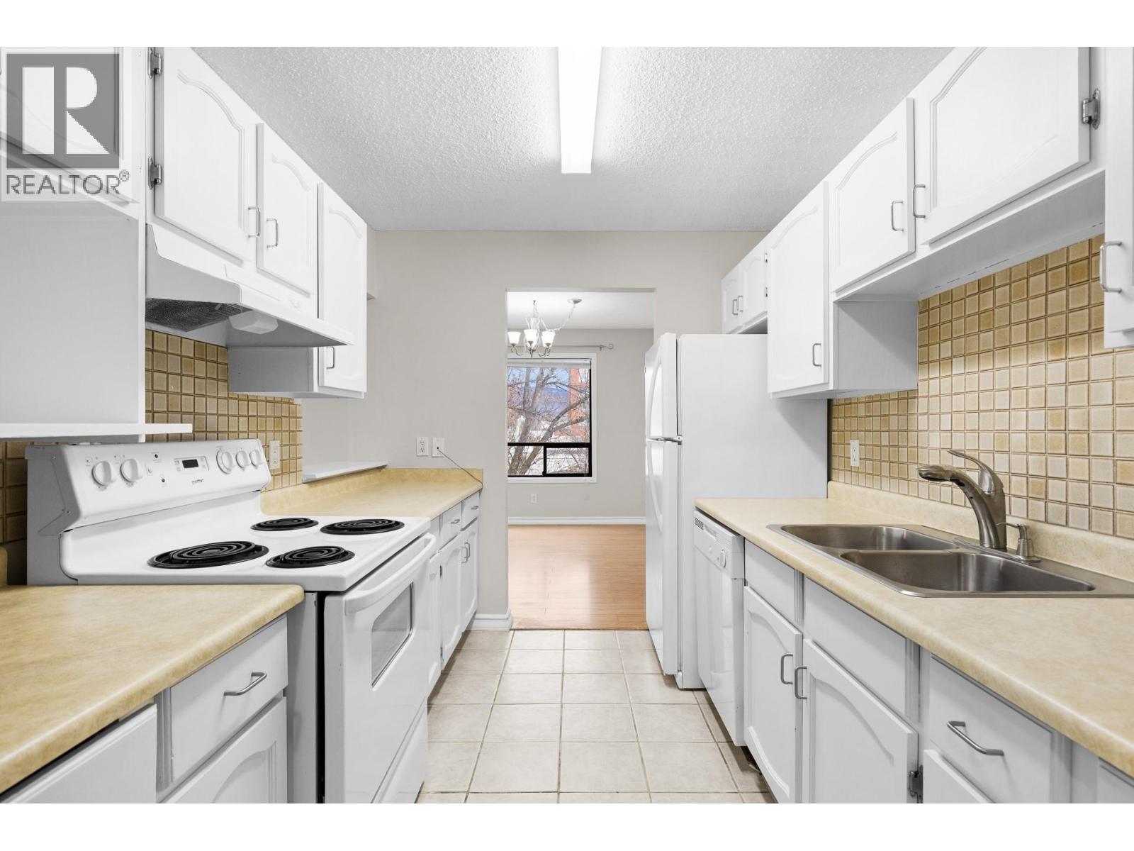 1490B Gordon Drive Unit# 304