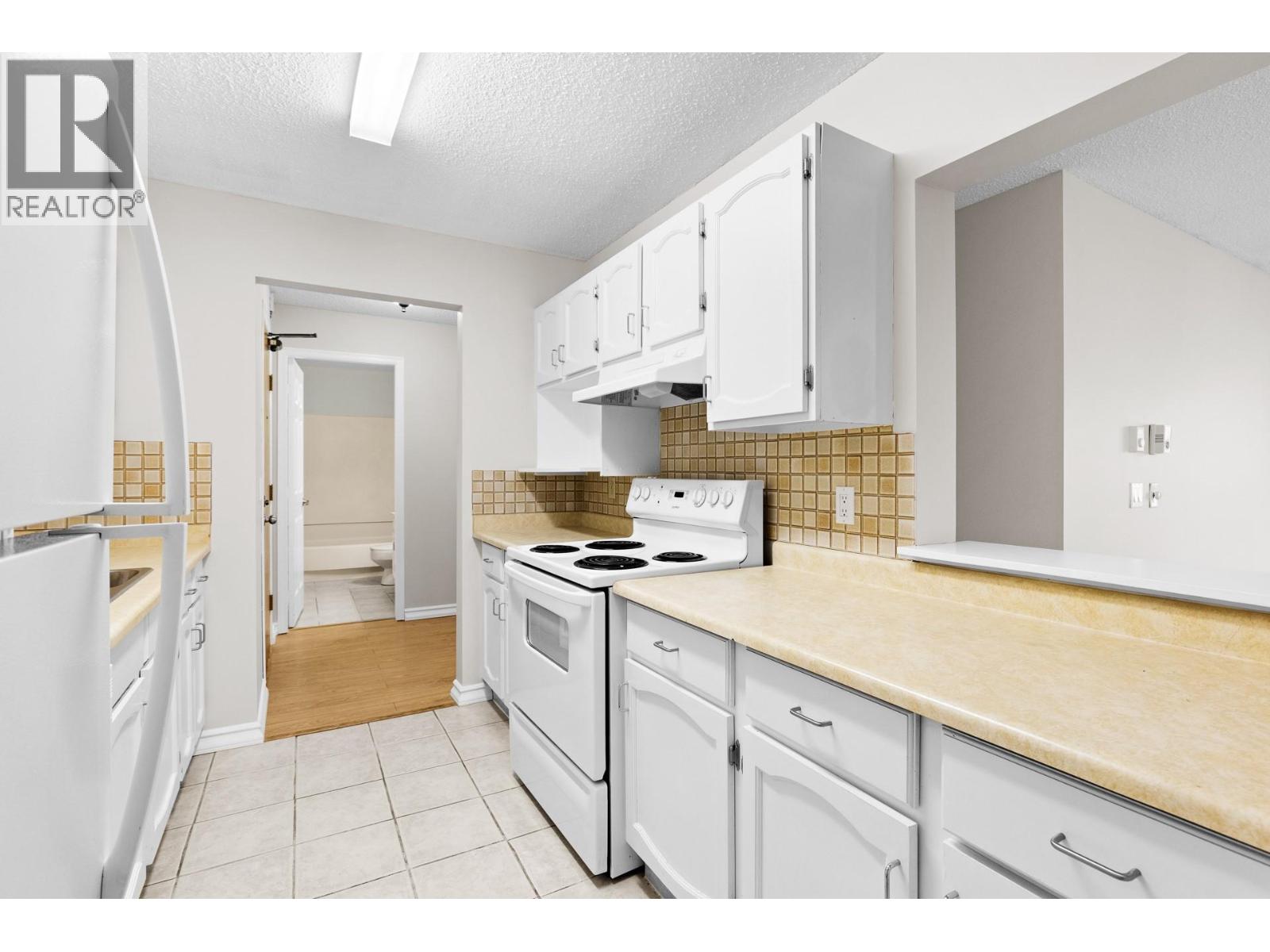 1490B Gordon Drive Unit# 304