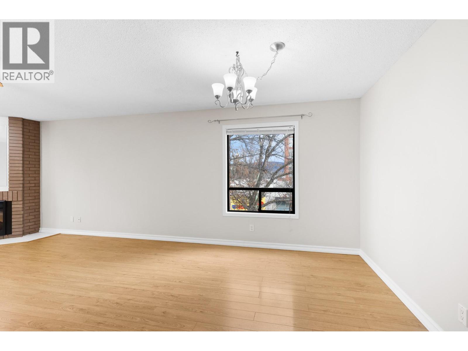 1490B Gordon Drive Unit# 304