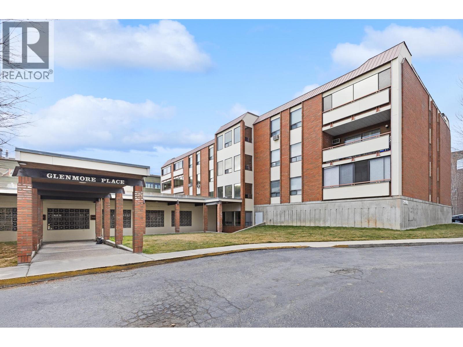 1490B Gordon Drive Unit# 304