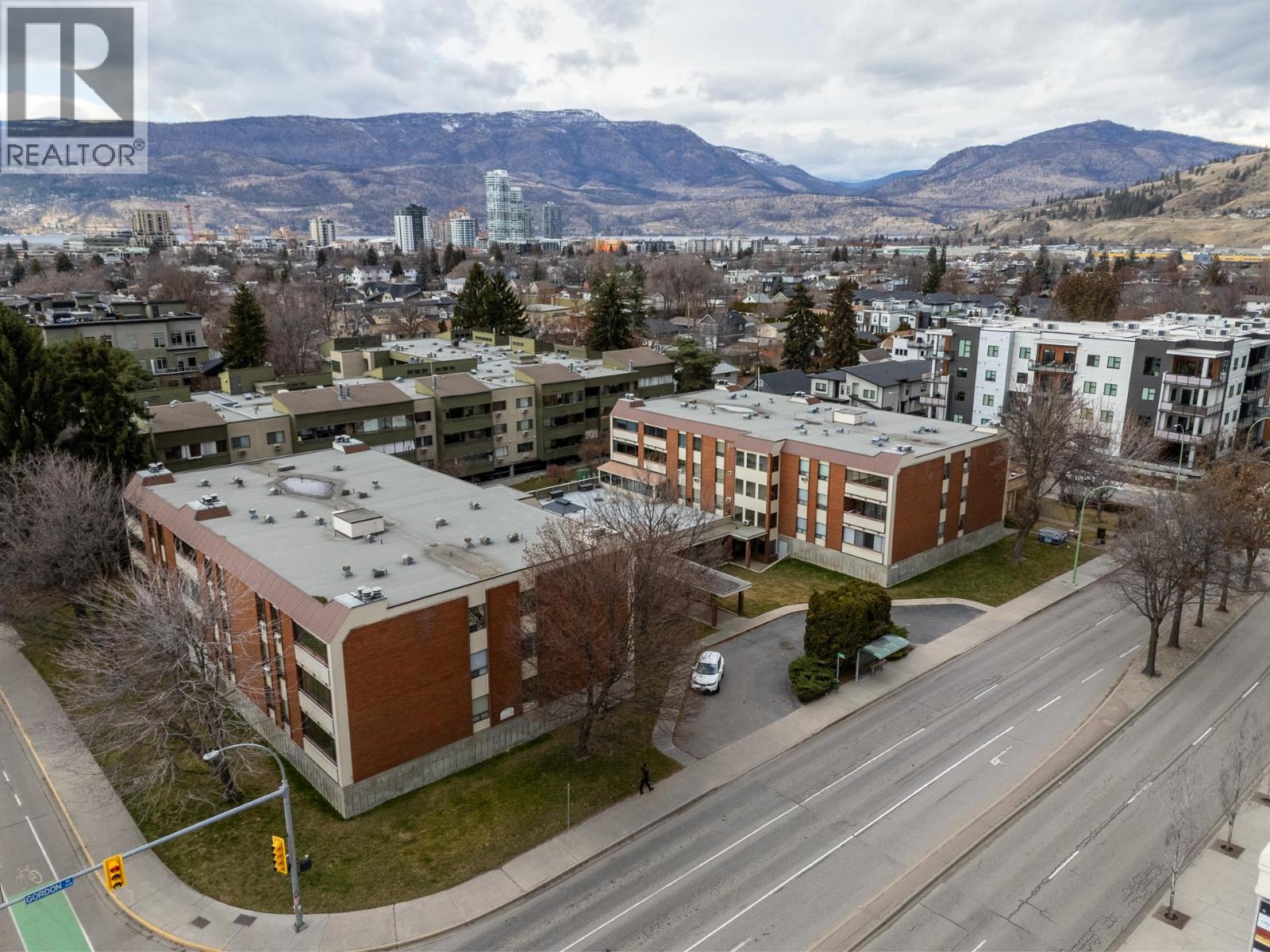 1490B Gordon Drive Unit# 304