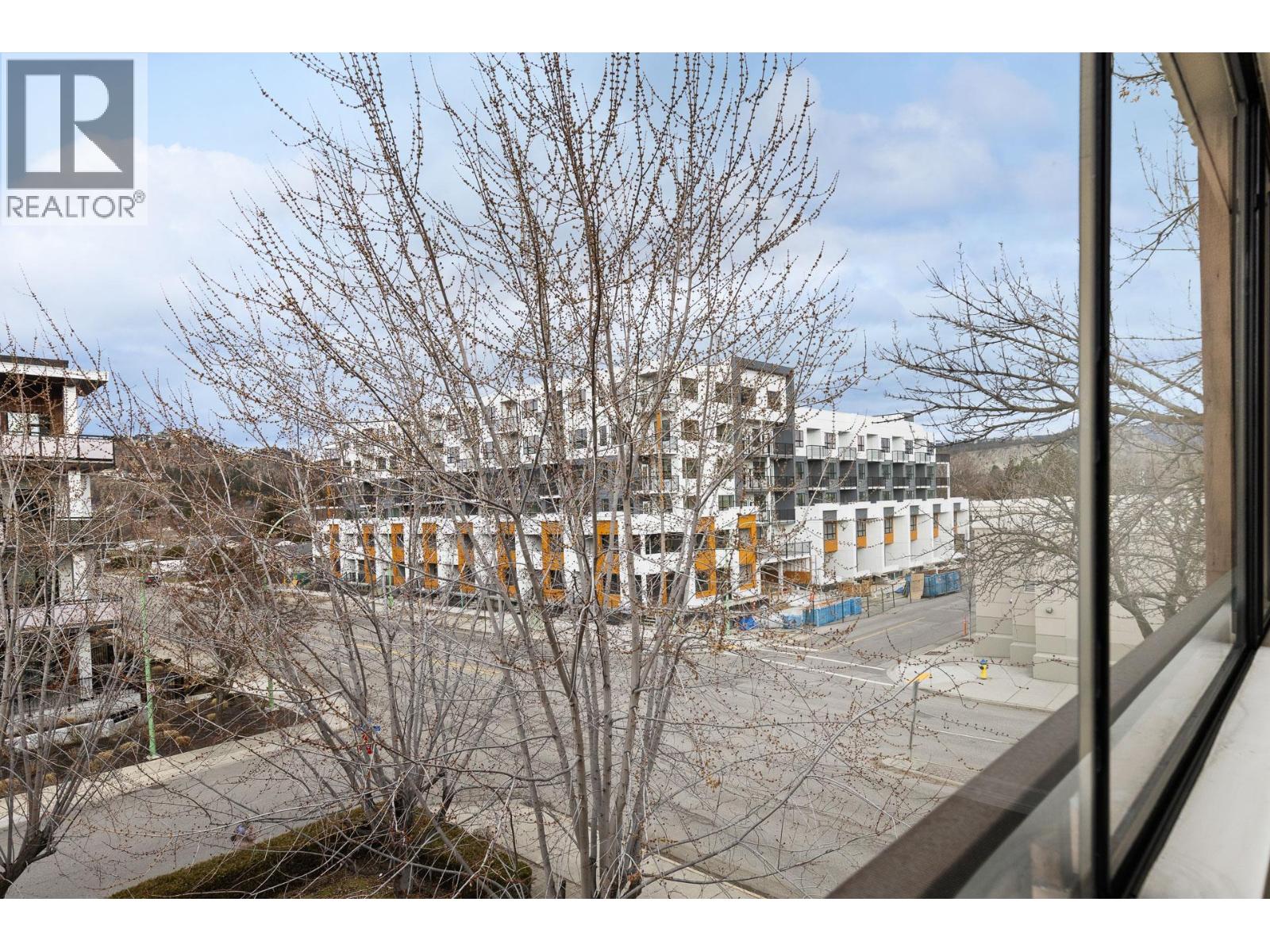 1490B Gordon Drive Unit# 304