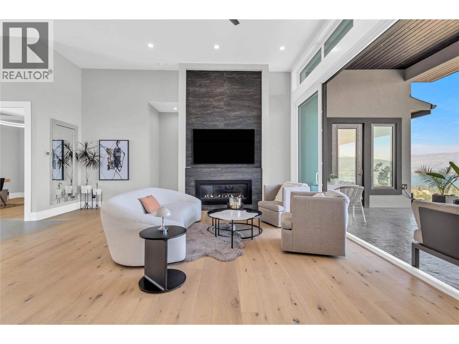 1050 Ledgeview Court