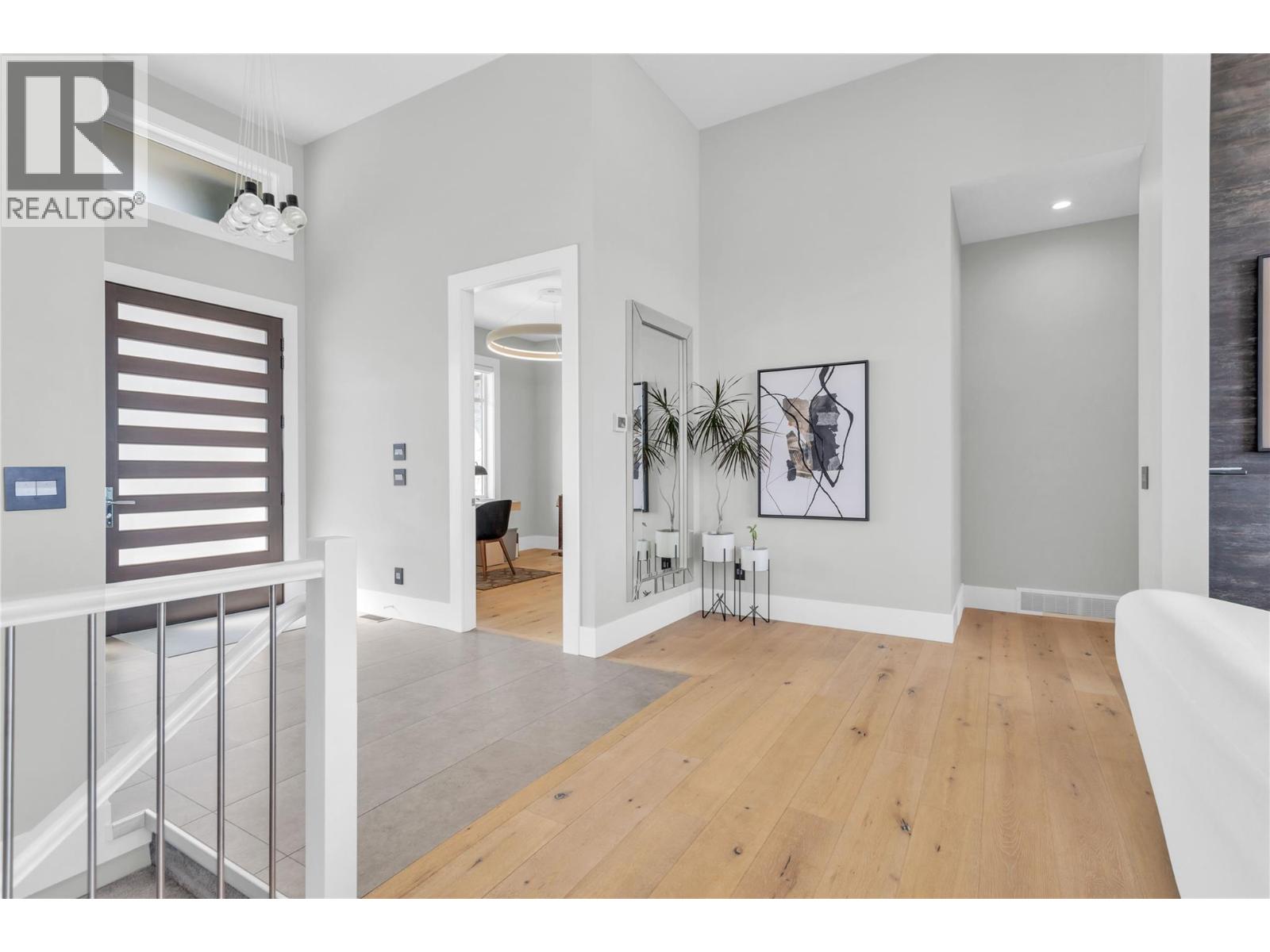 1050 Ledgeview Court
