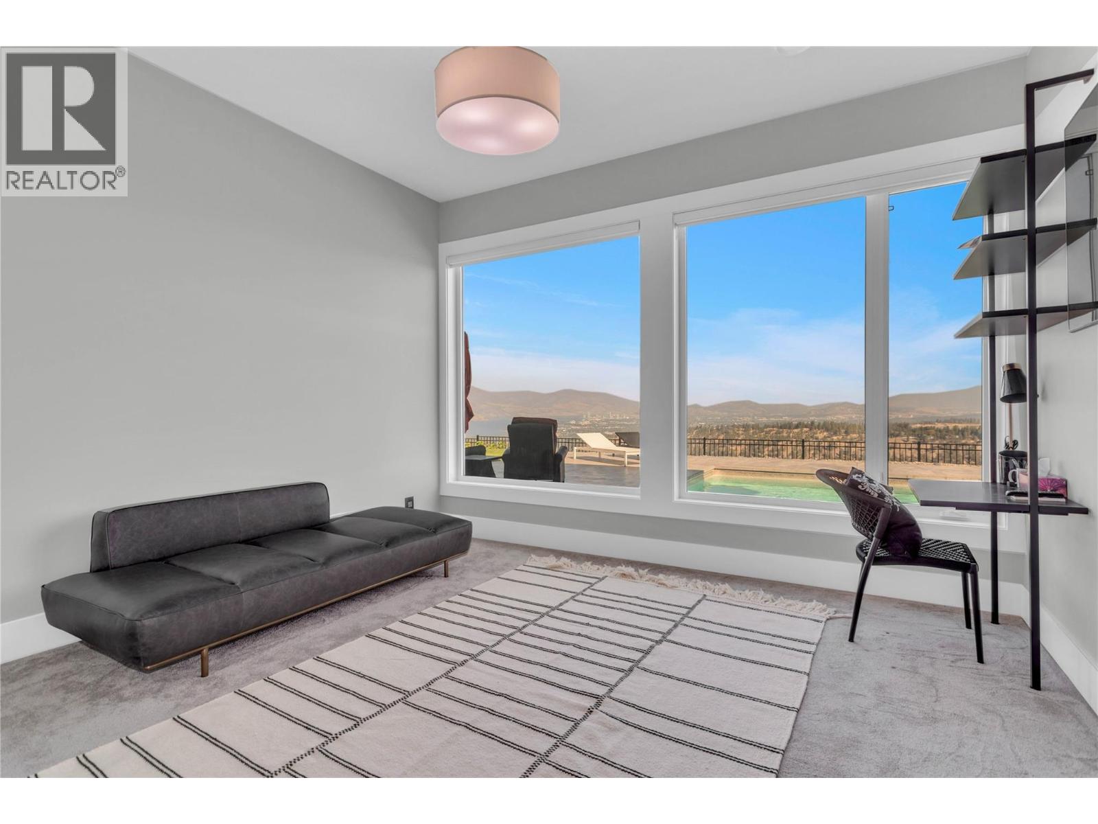 1050 Ledgeview Court