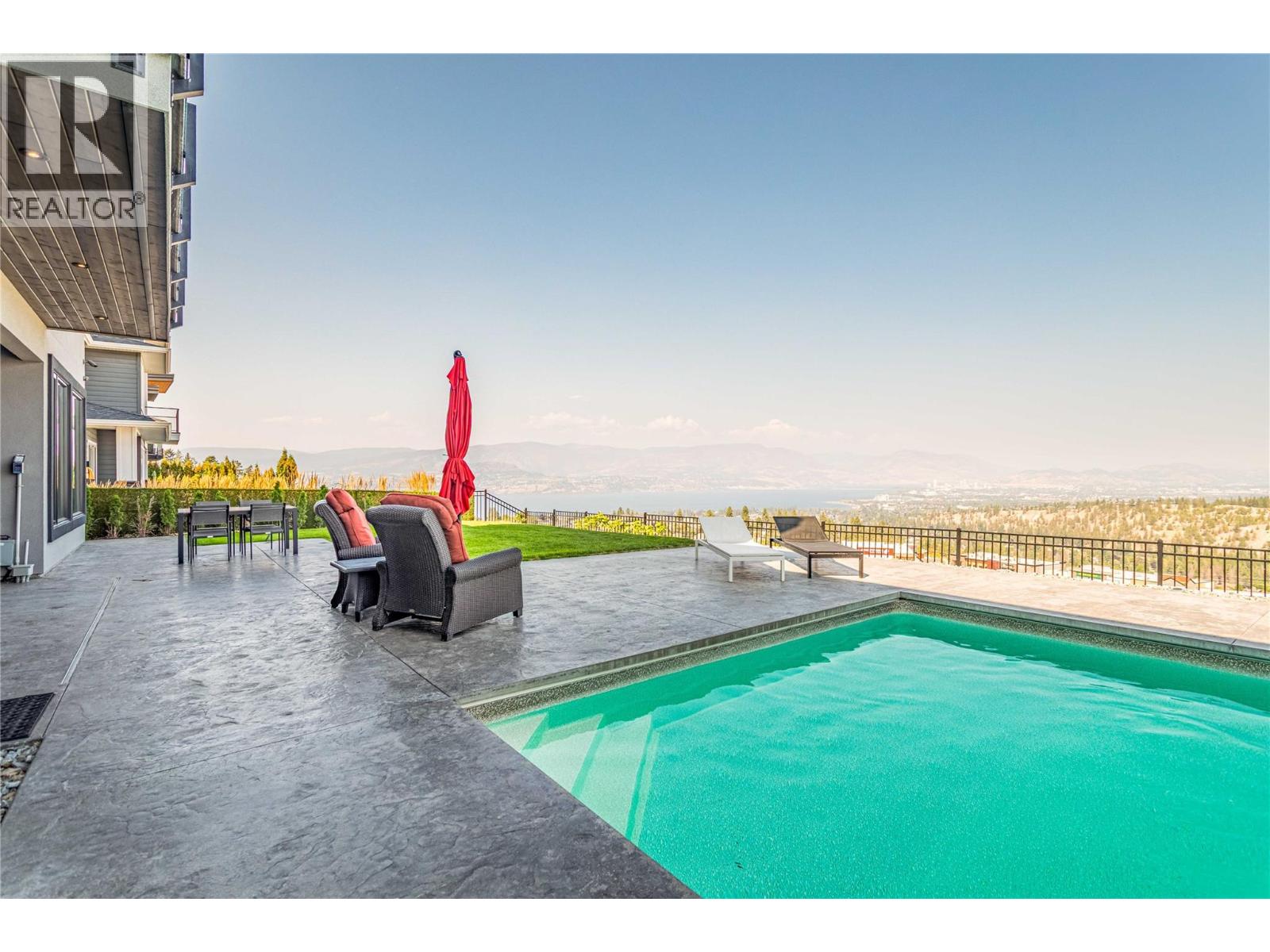 1050 Ledgeview Court