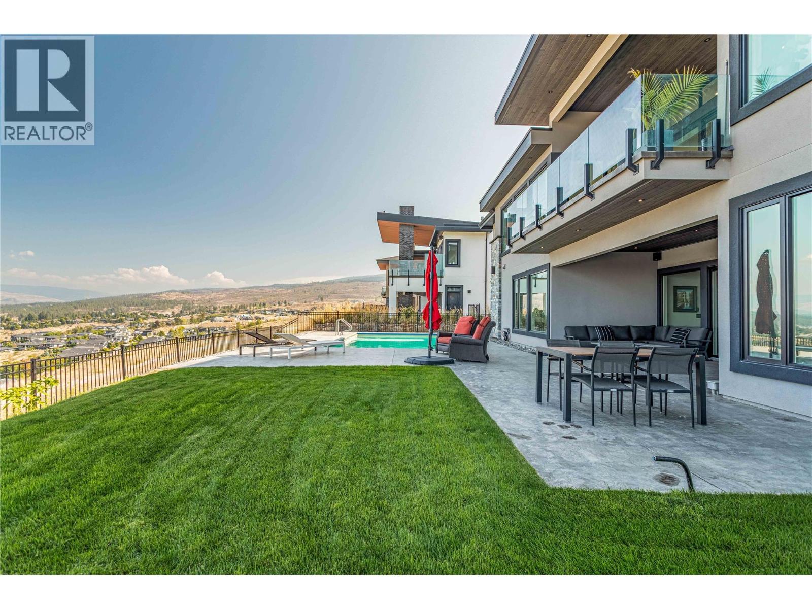 1050 Ledgeview Court
