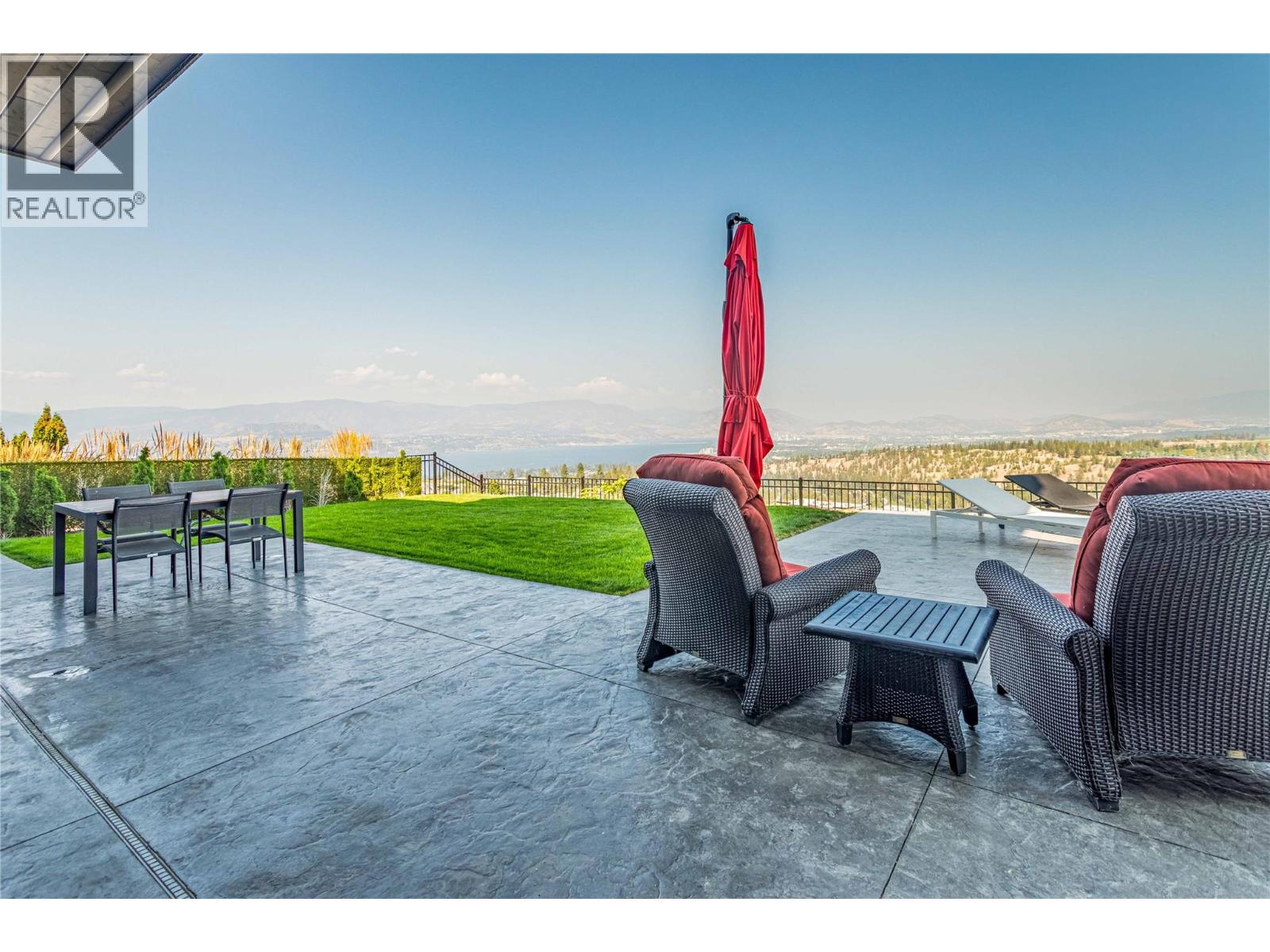1050 Ledgeview Court