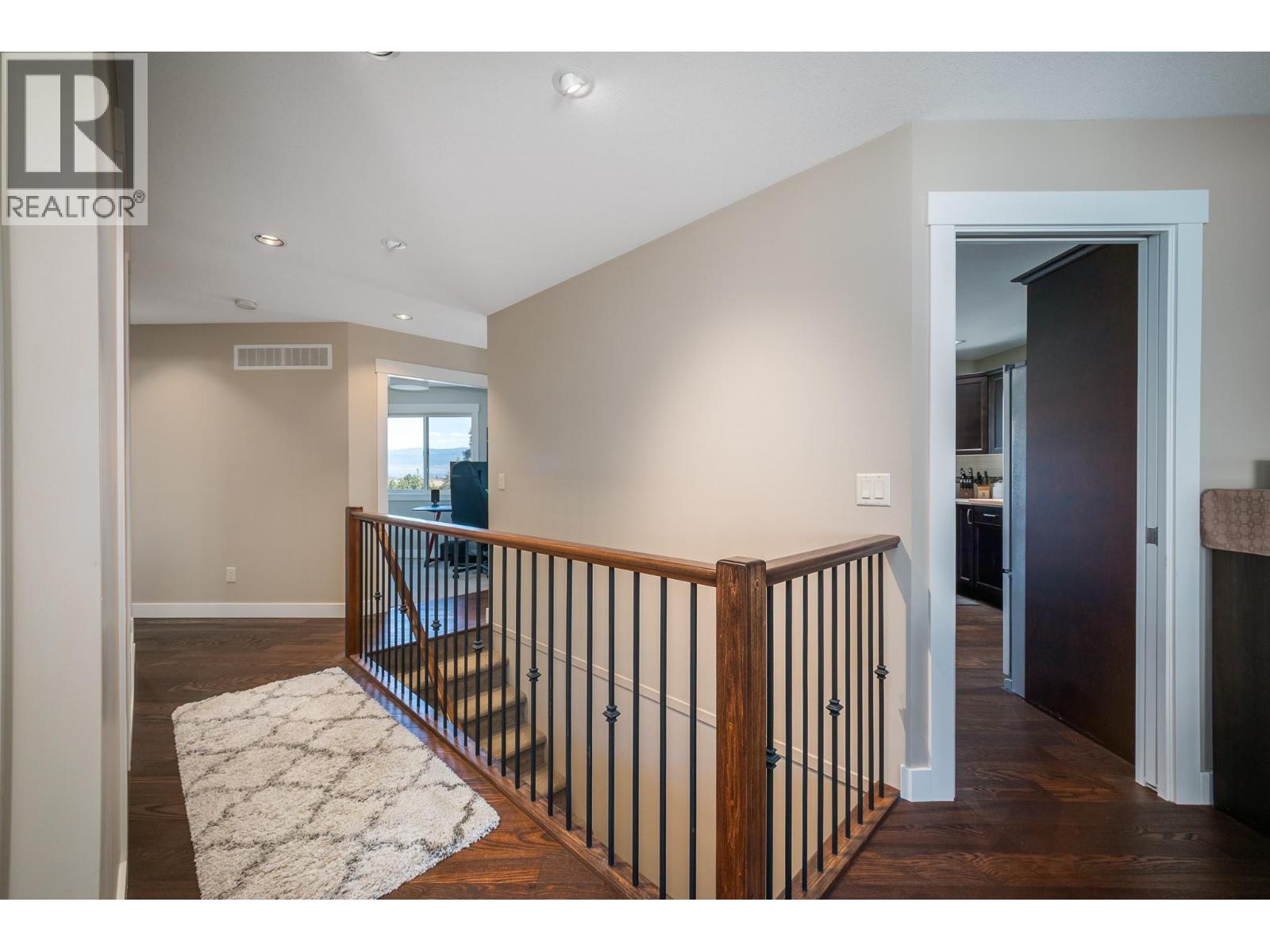 1915 Rosealee Lane