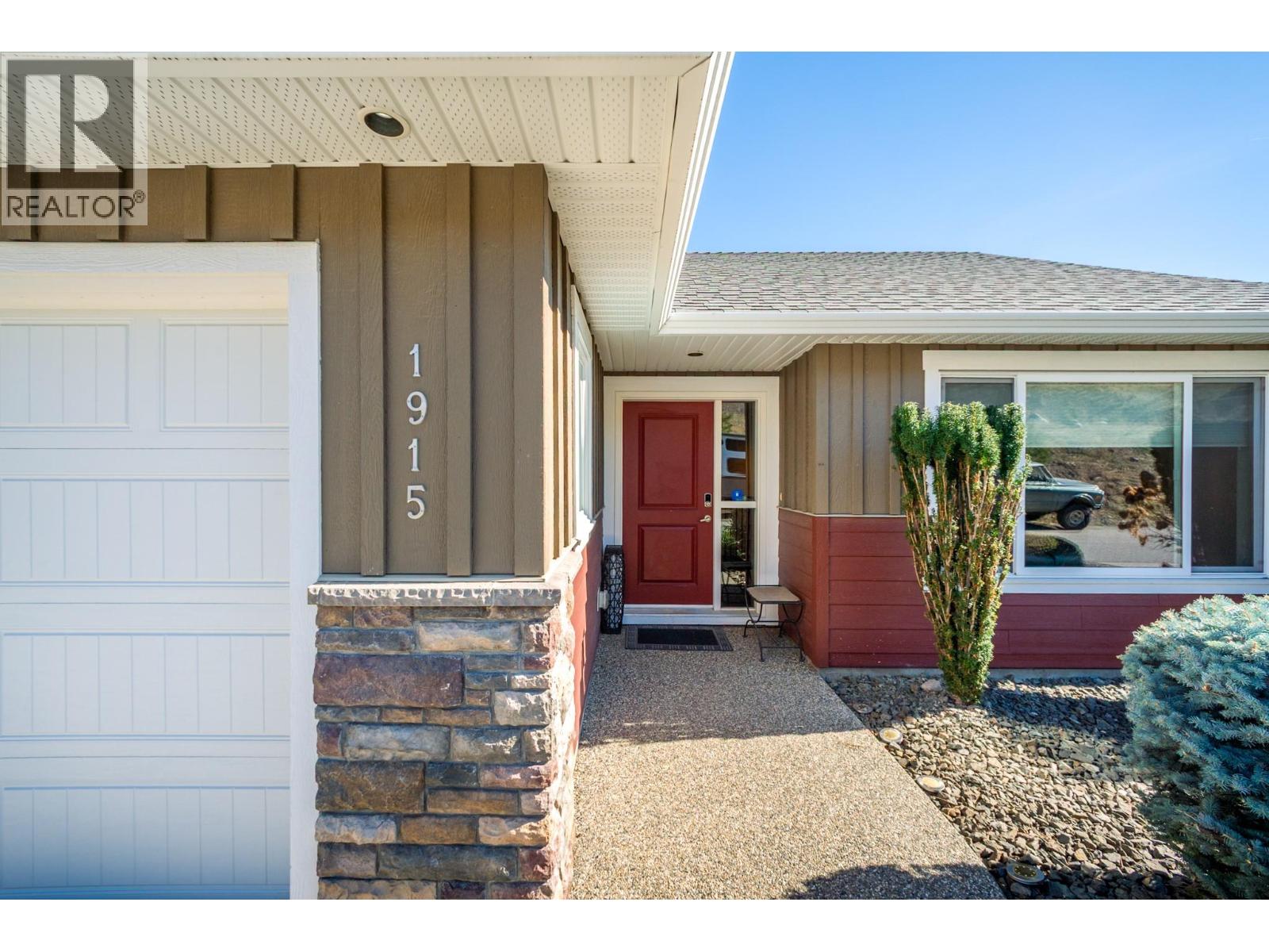 1915 Rosealee Lane