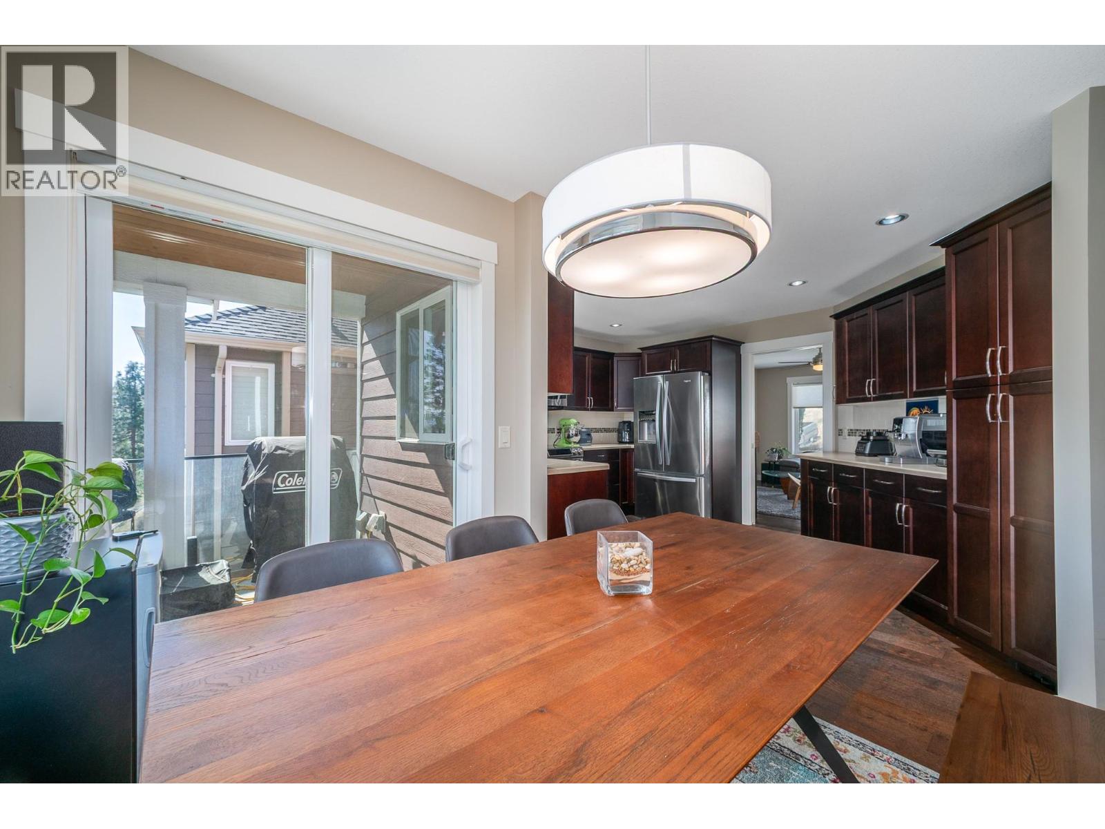 1915 Rosealee Lane