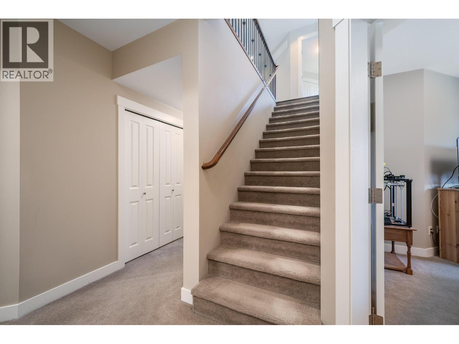 1915 Rosealee Lane