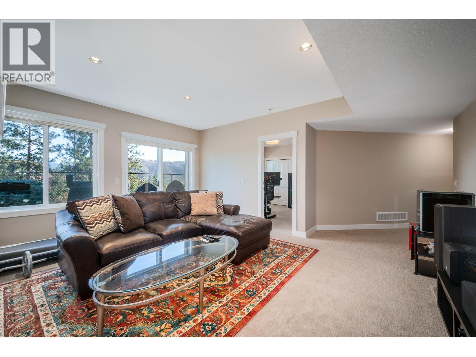 1915 Rosealee Lane