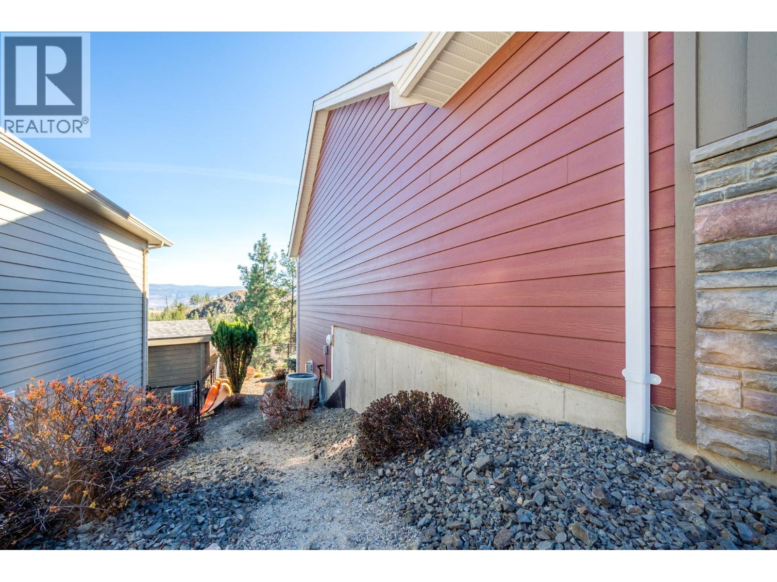 1915 Rosealee Lane