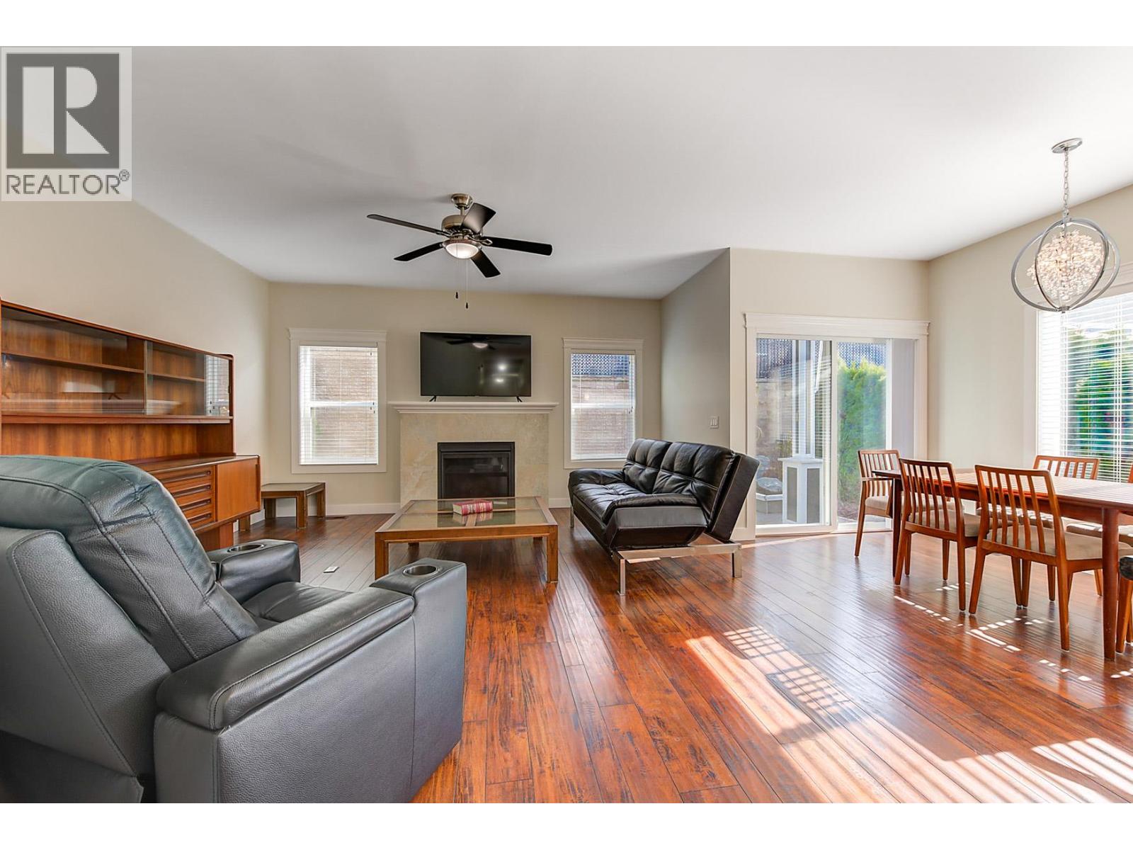 2097 Acorn Crescent