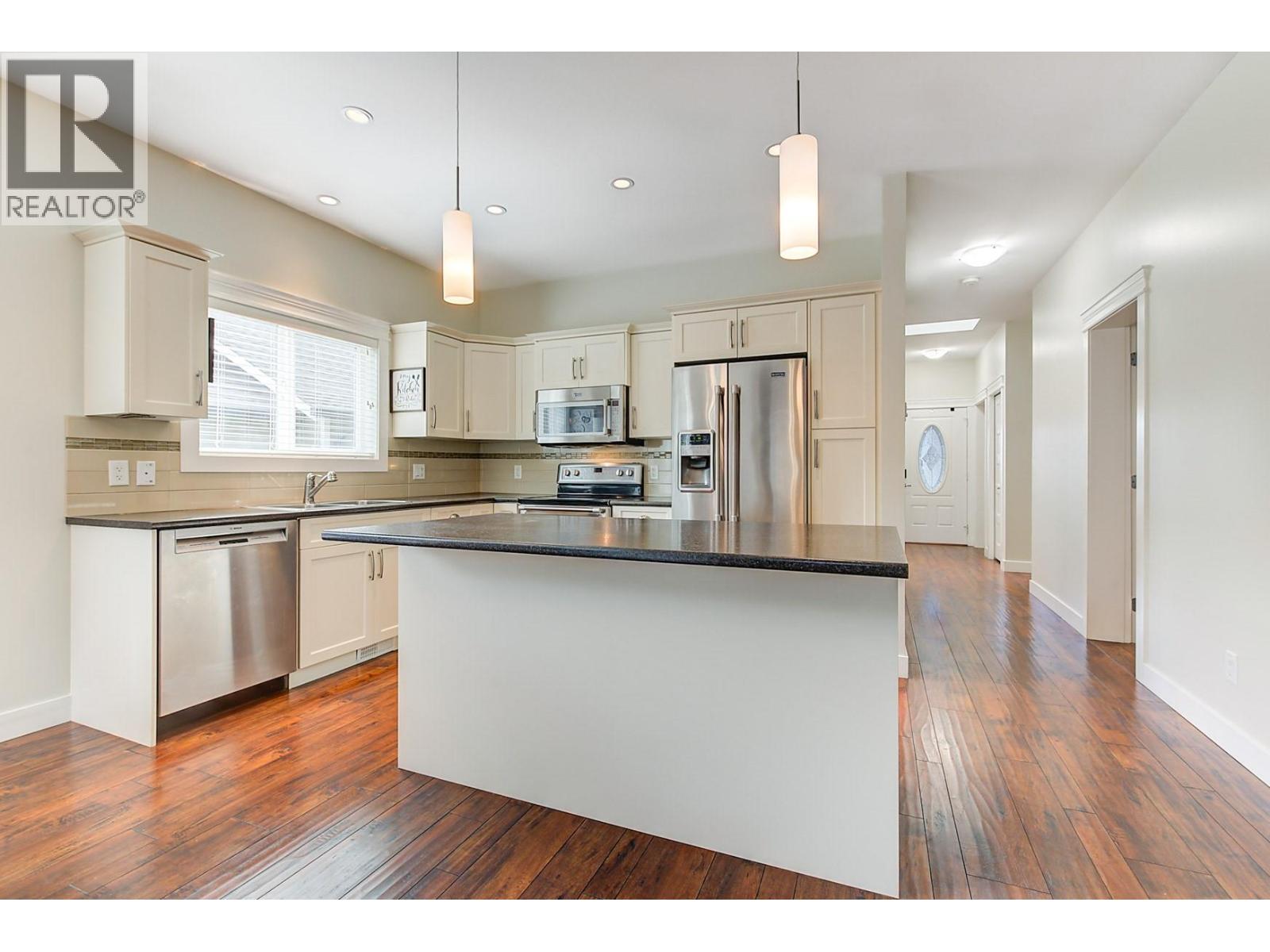 2097 Acorn Crescent