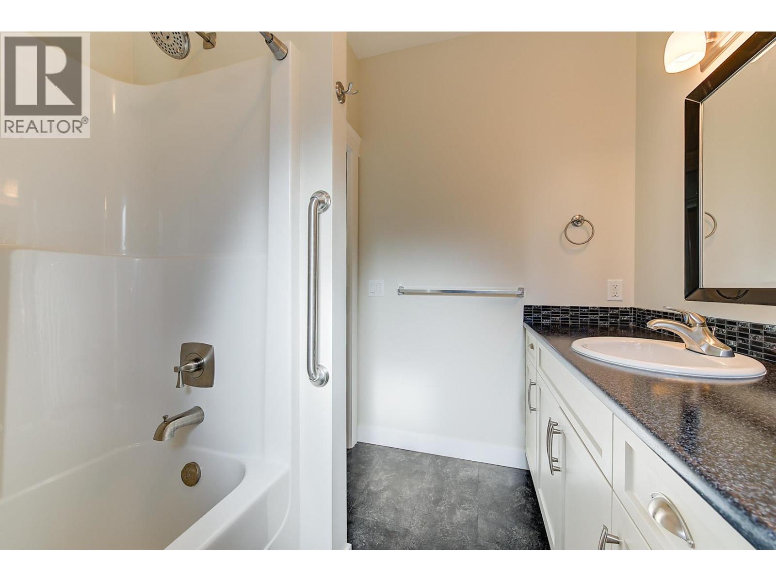 2097 Acorn Crescent