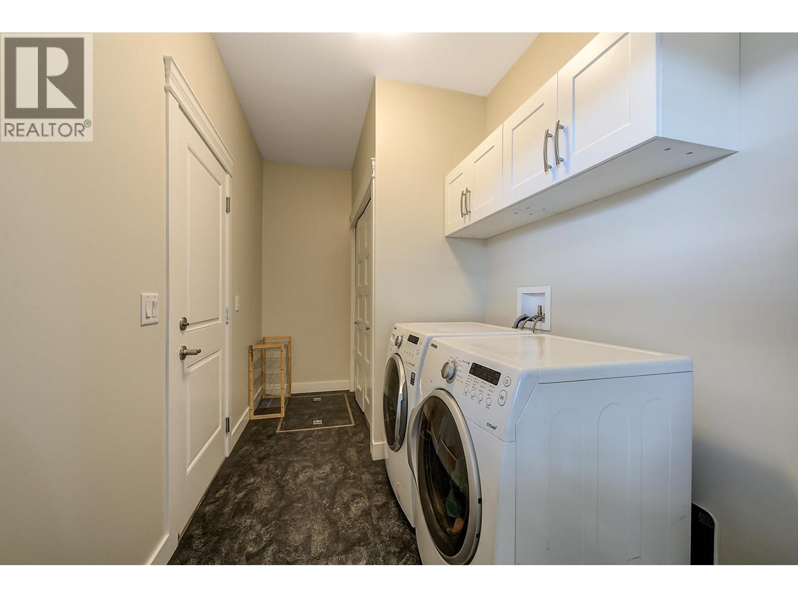 2097 Acorn Crescent