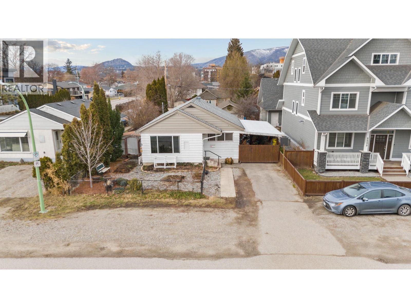 2284 Aberdeen Street