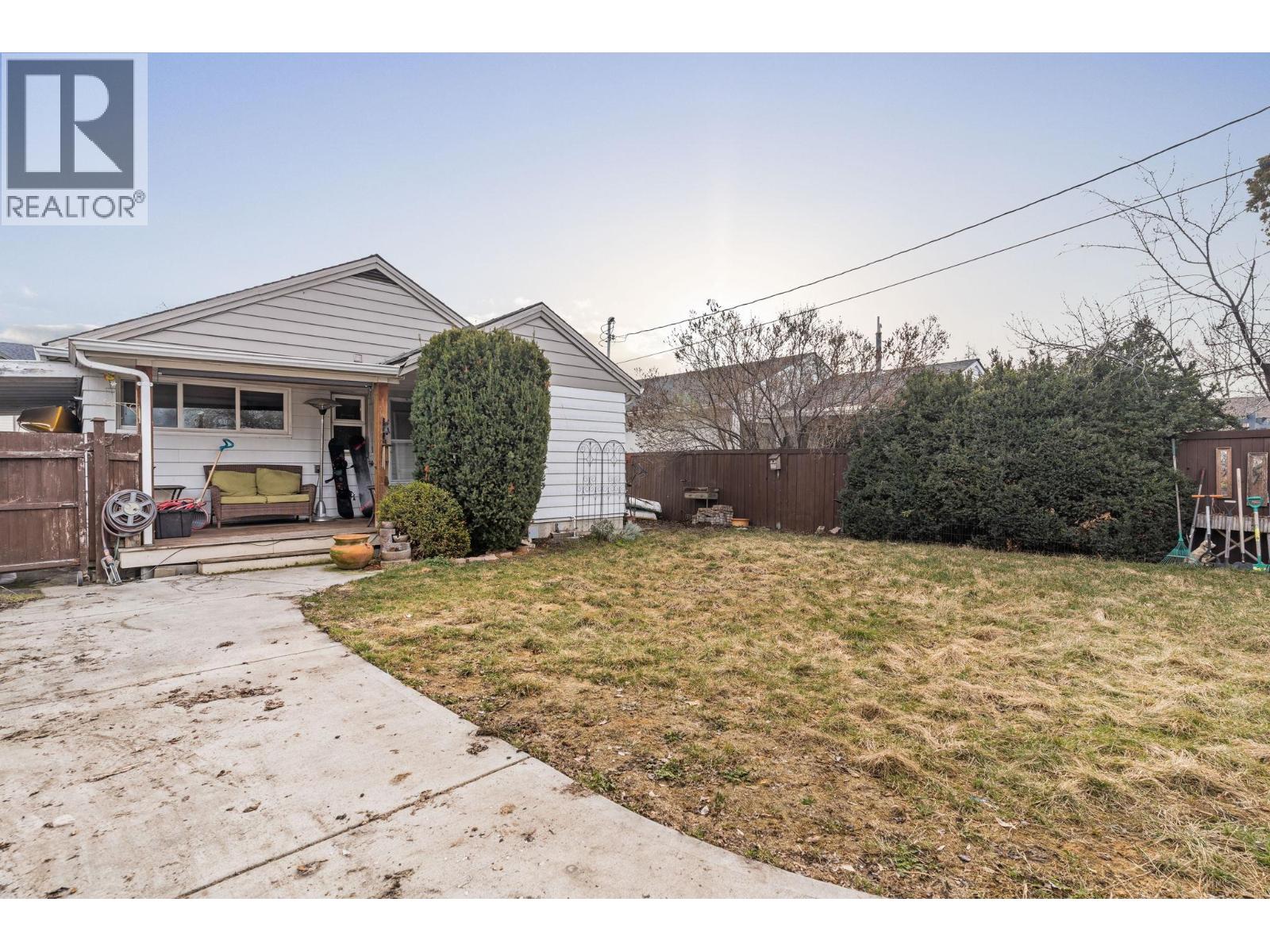 2284 Aberdeen Street