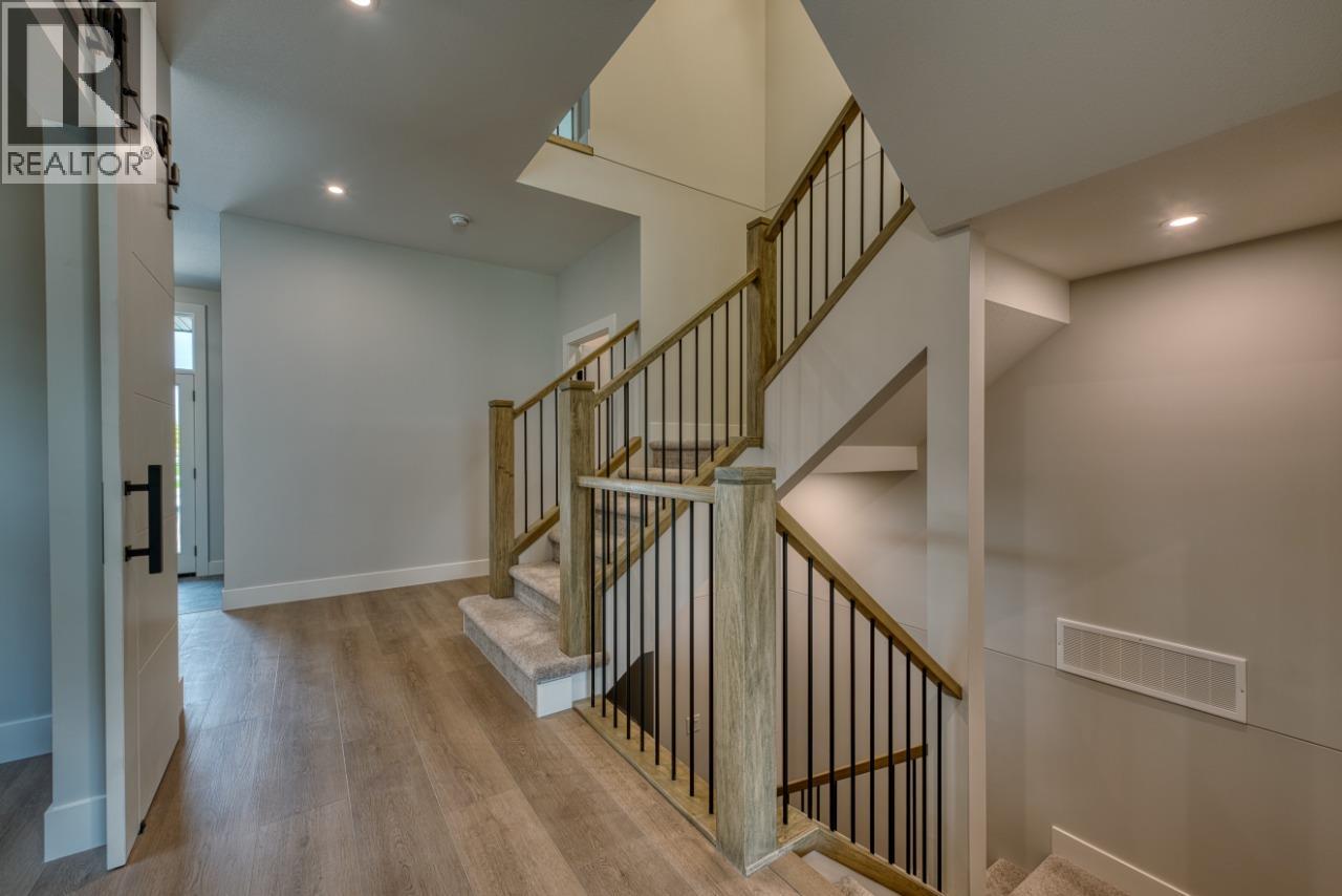 925 Bull Crescent