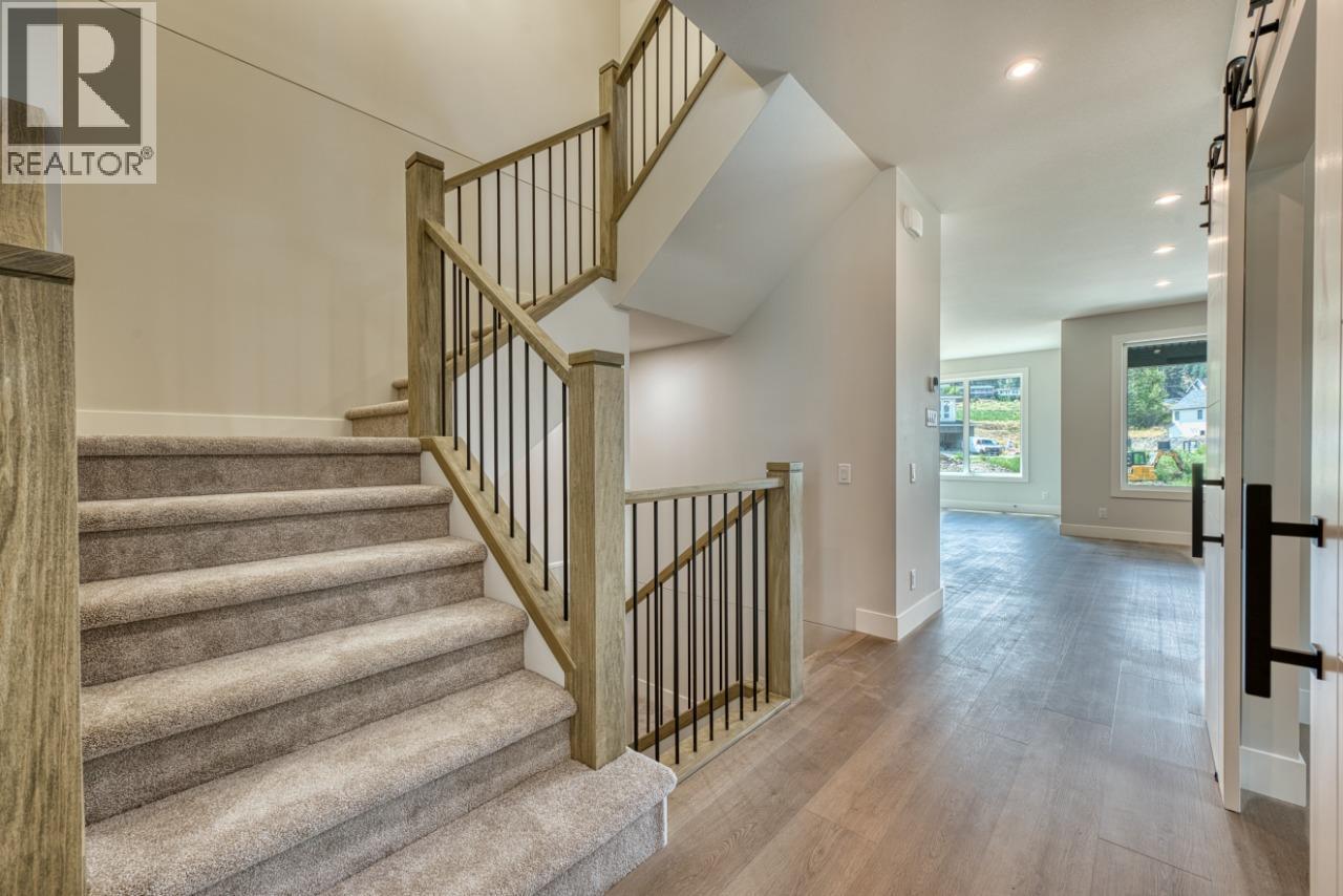 925 Bull Crescent